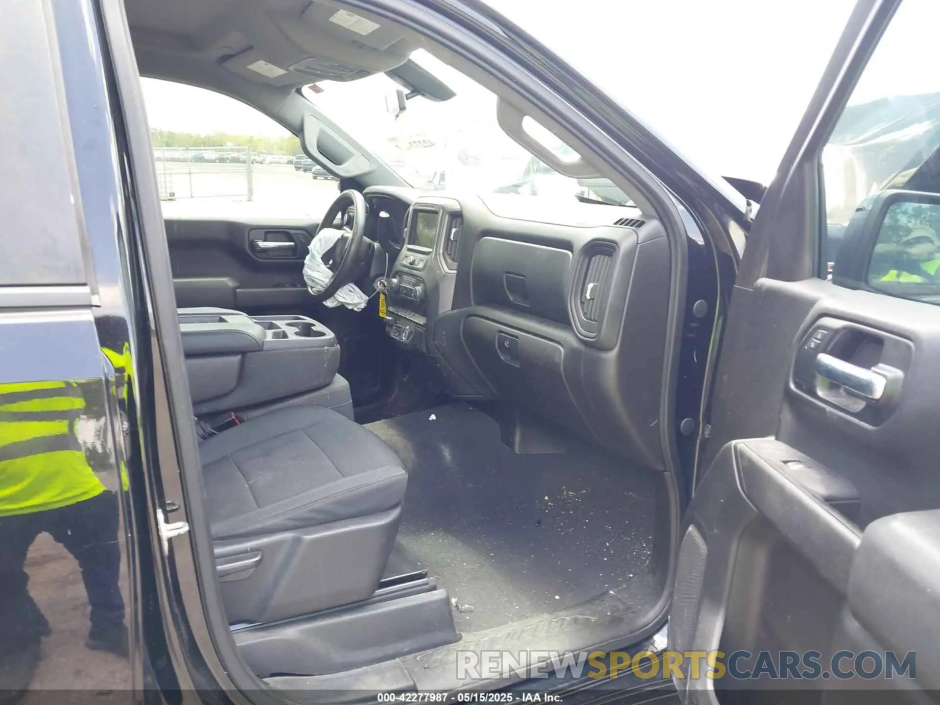 5 Photograph of a damaged car 1GCPYCEF0KZ386617 CHEVROLET SILVERADO 1500 2019