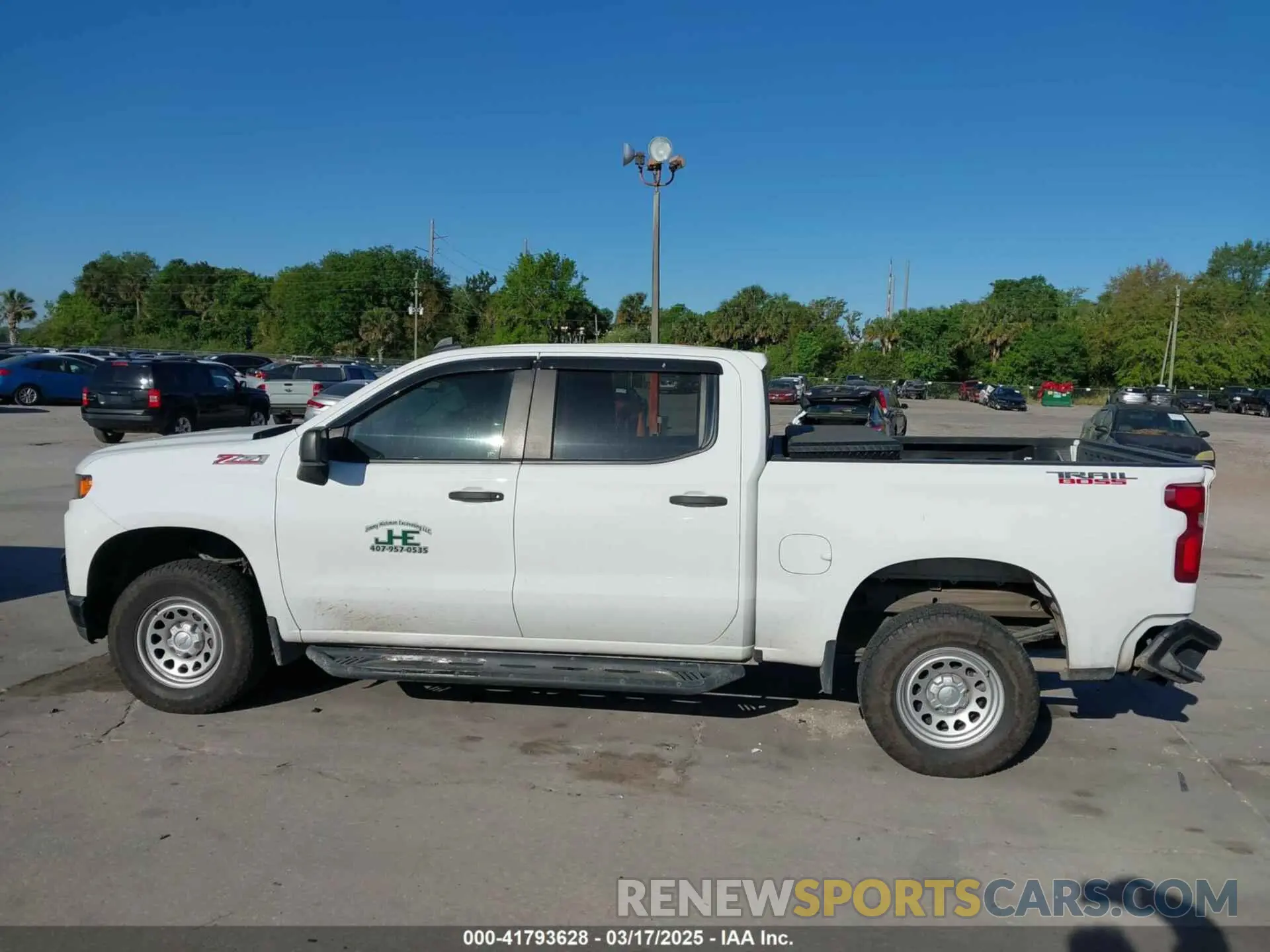 14 Photograph of a damaged car 1GCPYCEF3KZ428391 CHEVROLET SILVERADO 1500 2019
