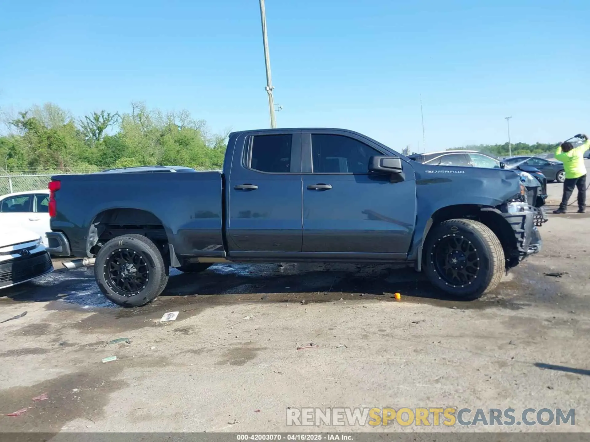 13 Photograph of a damaged car 1GCRWBEH5KZ300390 CHEVROLET SILVERADO 1500 2019