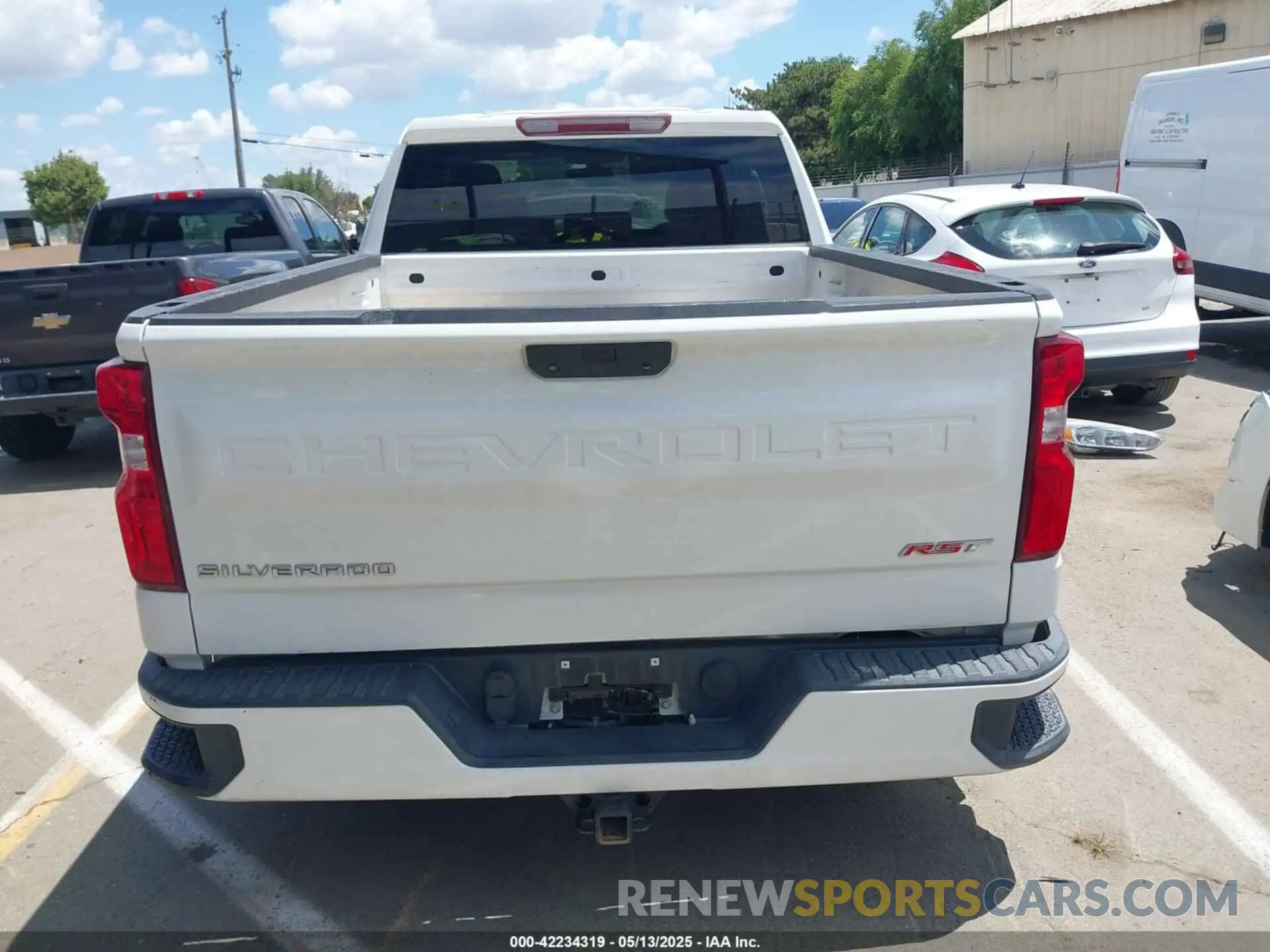17 Photograph of a damaged car 1GCRWDED8KZ272190 CHEVROLET SILVERADO 1500 2019