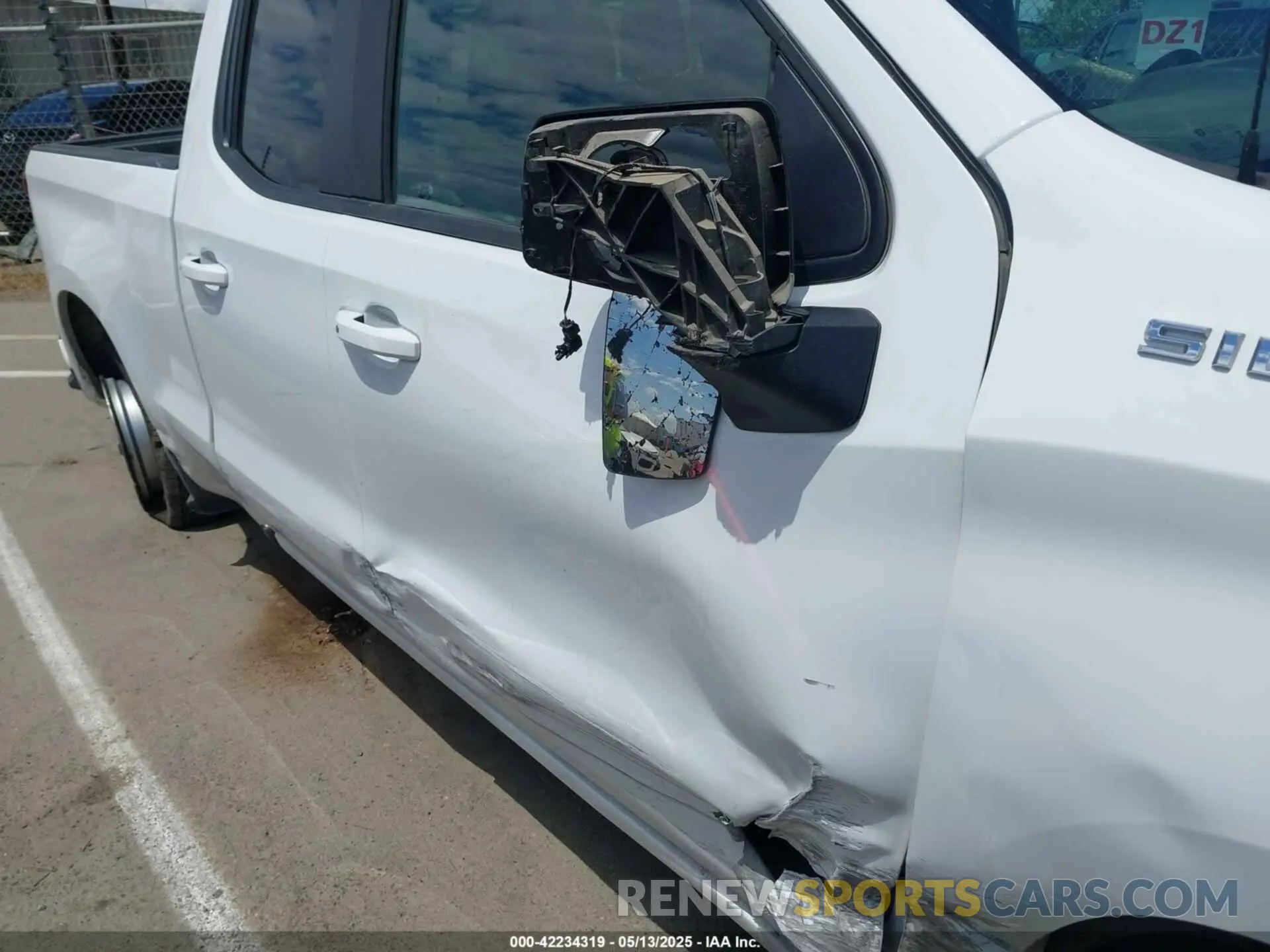 18 Photograph of a damaged car 1GCRWDED8KZ272190 CHEVROLET SILVERADO 1500 2019