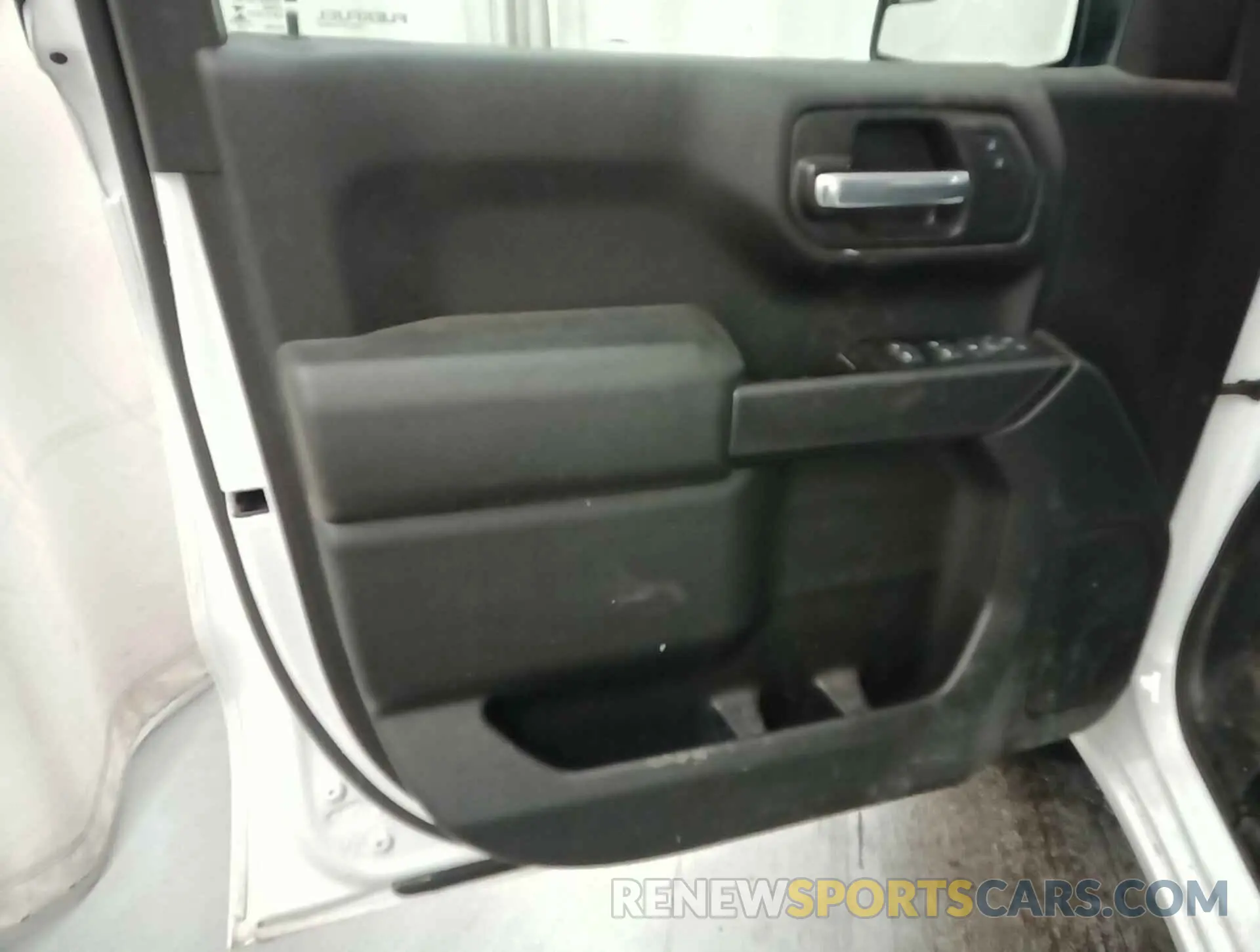 10 Photograph of a damaged car 1GCRYAEF6KZ264163 CHEVROLET SILVERADO 1500 2019