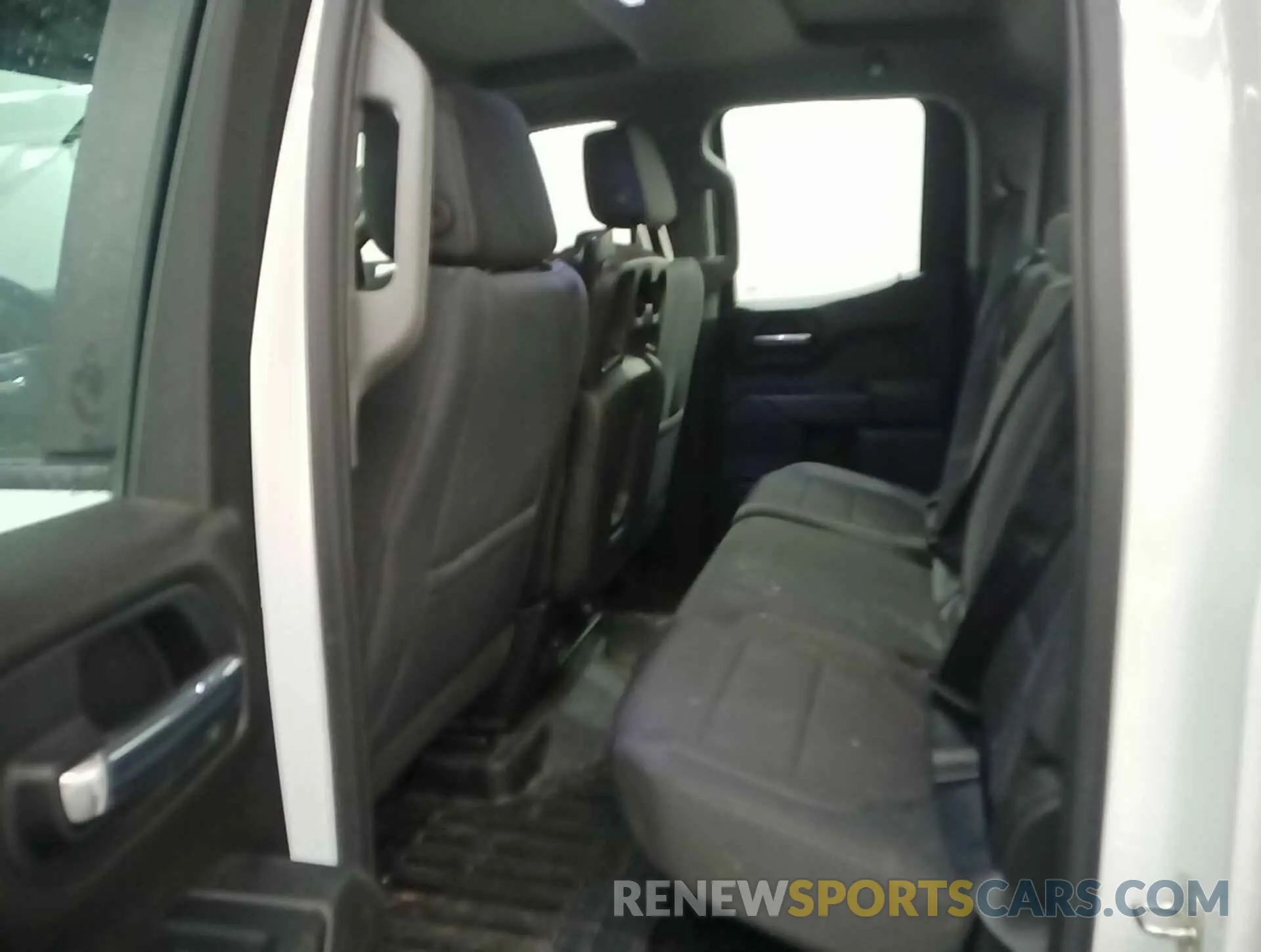 29 Photograph of a damaged car 1GCRYAEF6KZ264163 CHEVROLET SILVERADO 1500 2019