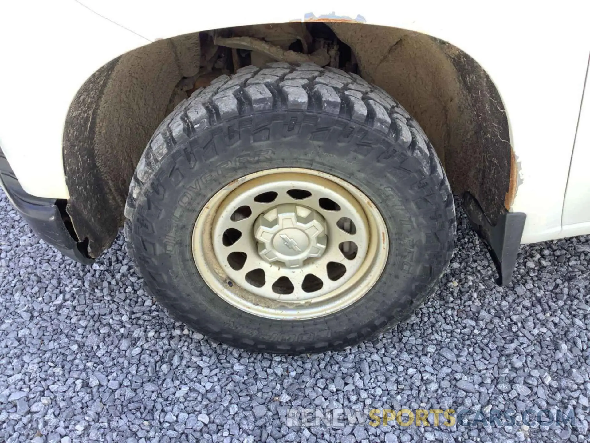 6 Photograph of a damaged car 1GCRYAEF9KZ257806 CHEVROLET SILVERADO 1500 2019