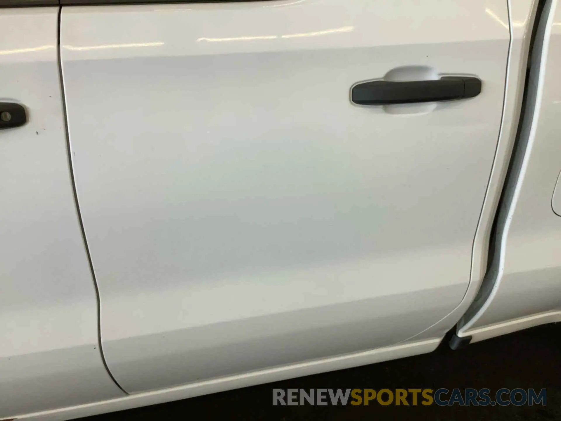 8 Photograph of a damaged car 1GCRYAEF9KZ257806 CHEVROLET SILVERADO 1500 2019