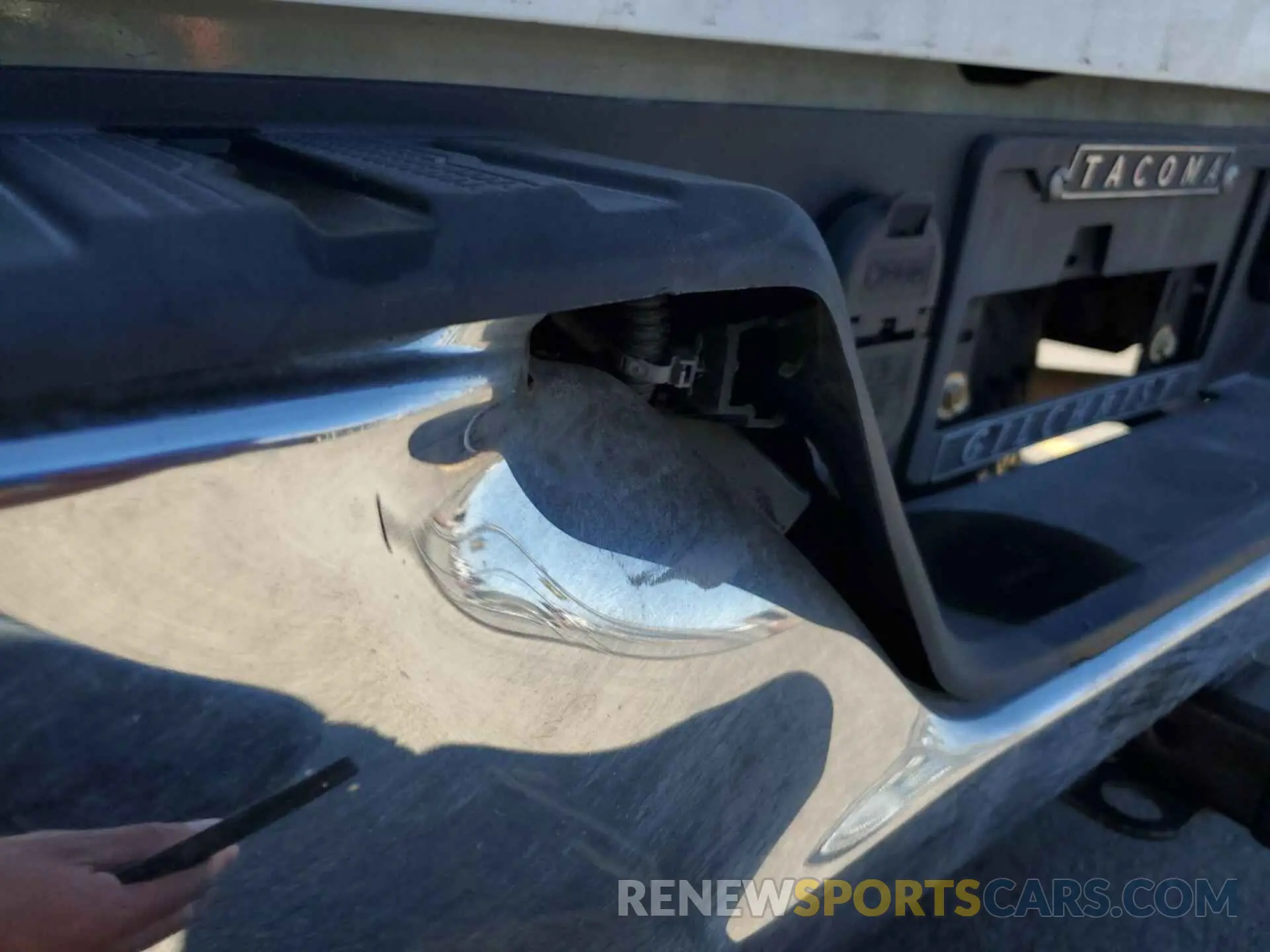 28 Photograph of a damaged car 1GCRYAEFXKZ267440 CHEVROLET SILVERADO 1500 2019