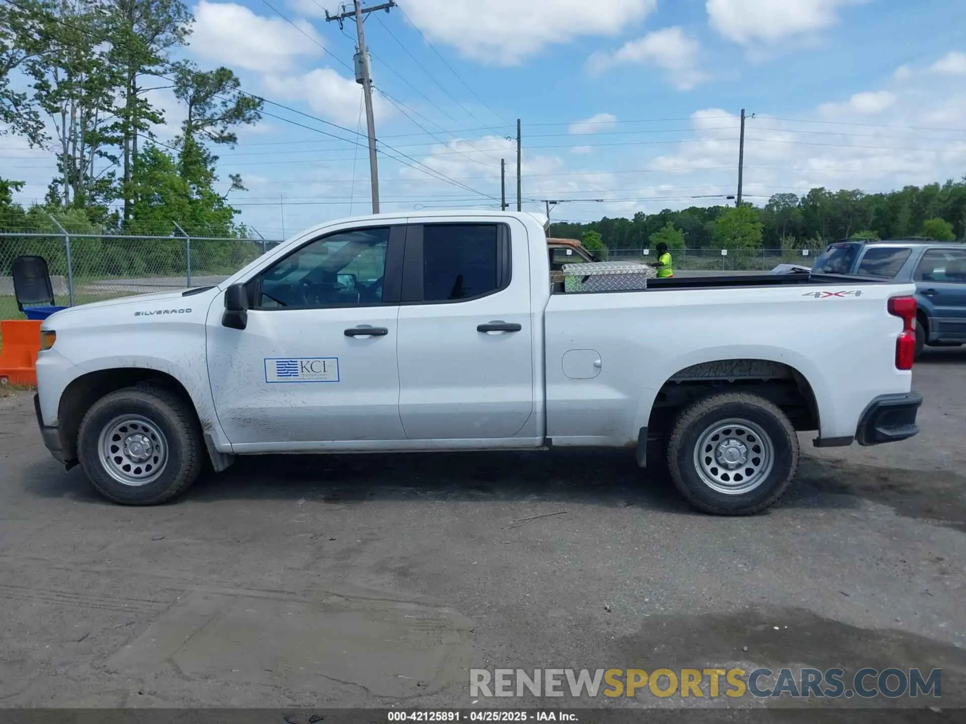 14 Photograph of a damaged car 1GCRYAEH0KZ255590 CHEVROLET SILVERADO 1500 2019