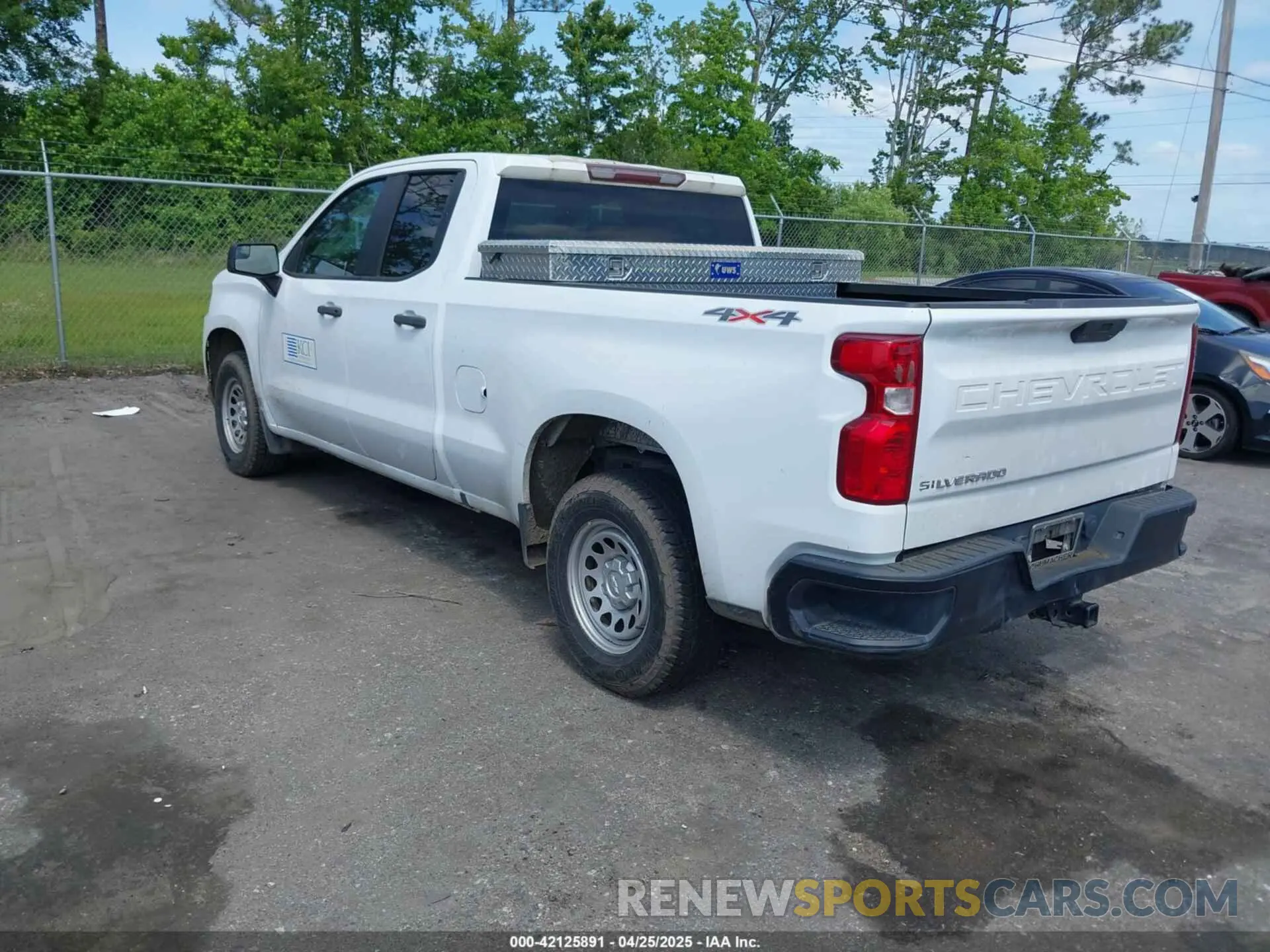 3 Photograph of a damaged car 1GCRYAEH0KZ255590 CHEVROLET SILVERADO 1500 2019