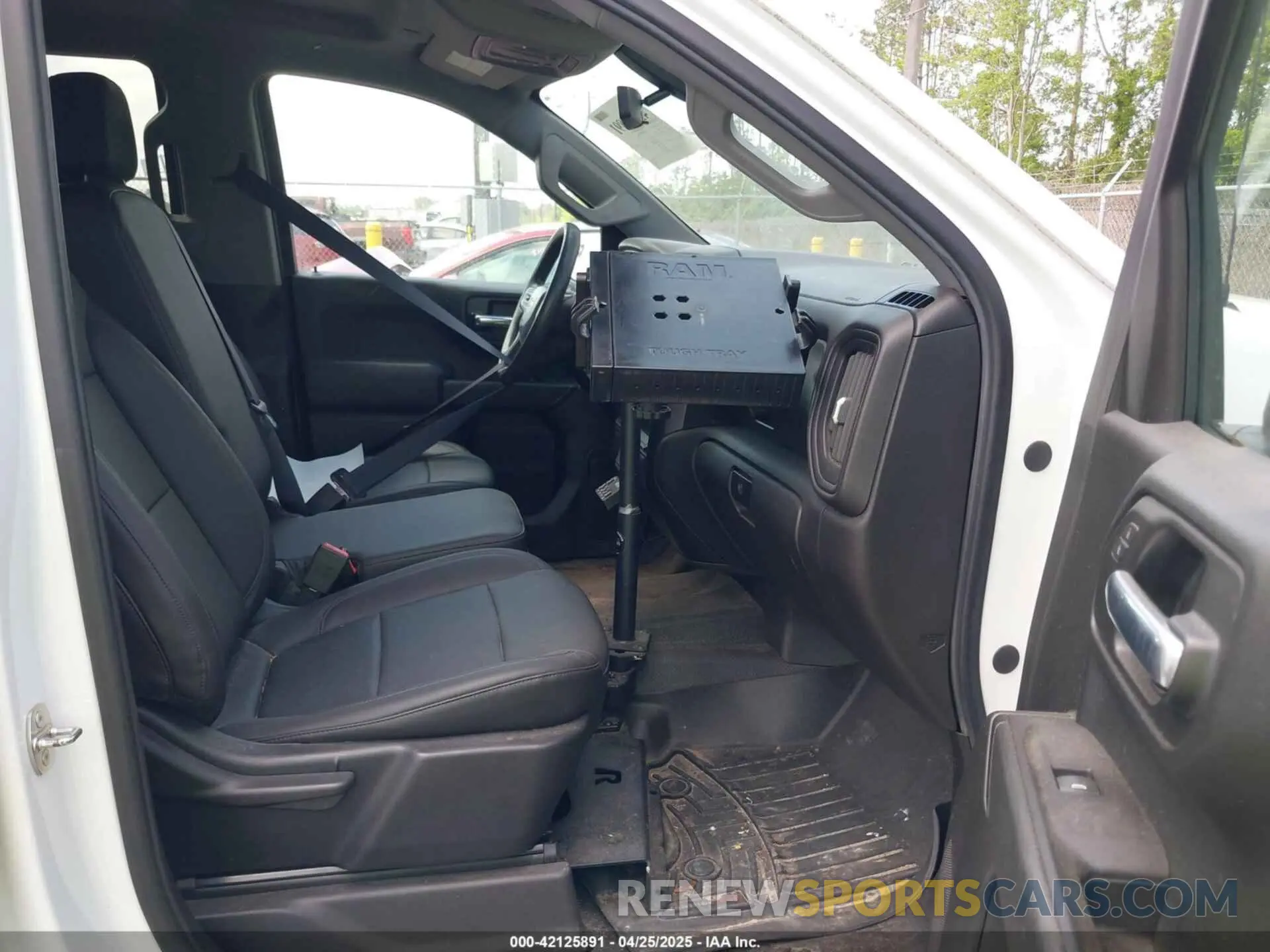 5 Photograph of a damaged car 1GCRYAEH0KZ255590 CHEVROLET SILVERADO 1500 2019