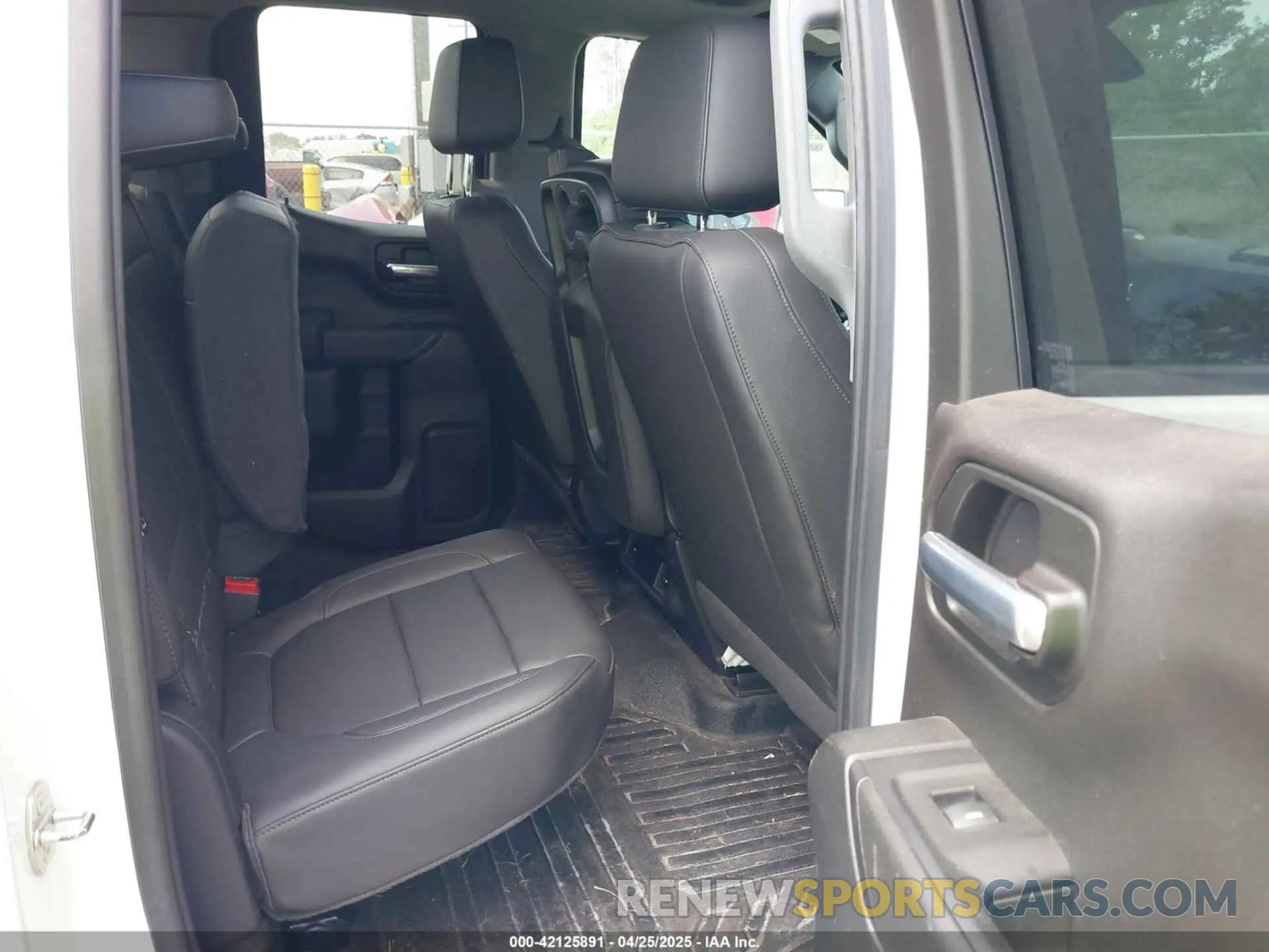 8 Photograph of a damaged car 1GCRYAEH0KZ255590 CHEVROLET SILVERADO 1500 2019
