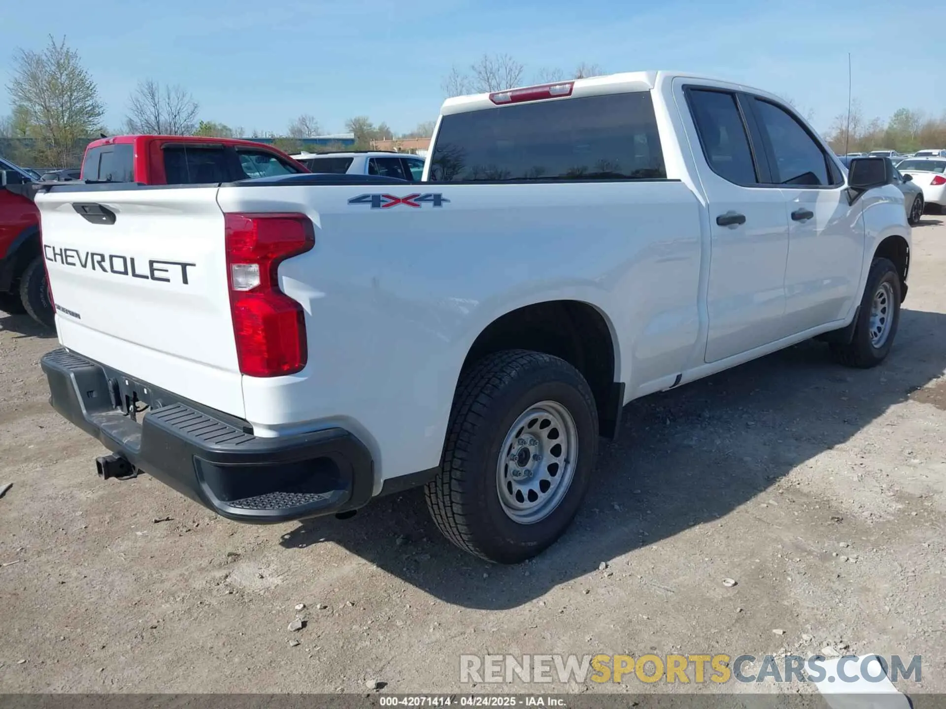 4 Photograph of a damaged car 1GCRYAEH0KZ337755 CHEVROLET SILVERADO 1500 2019