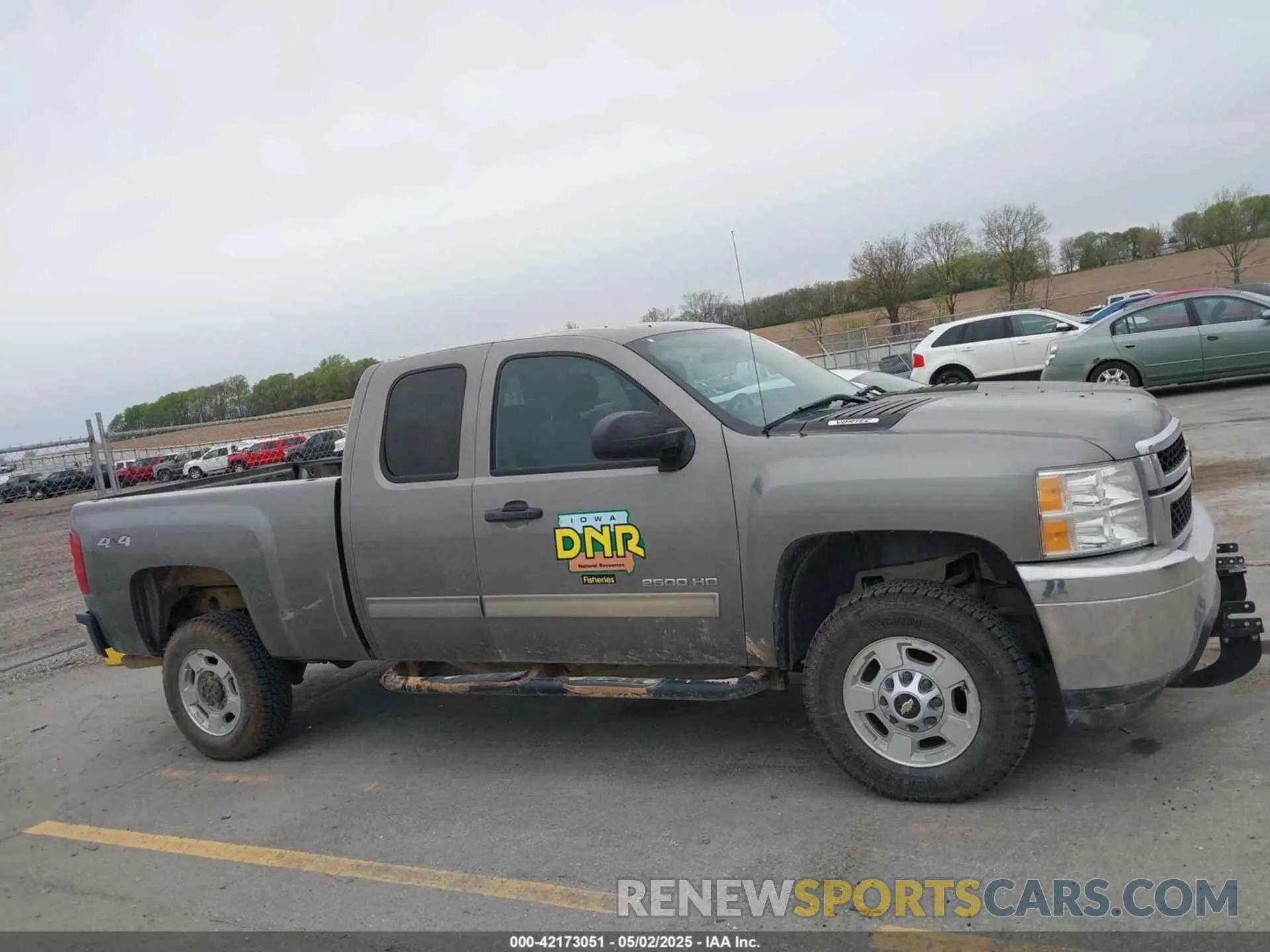 13 Photograph of a damaged car 1GCRYAEH5KZ398485 CHEVROLET SILVERADO 1500 2019