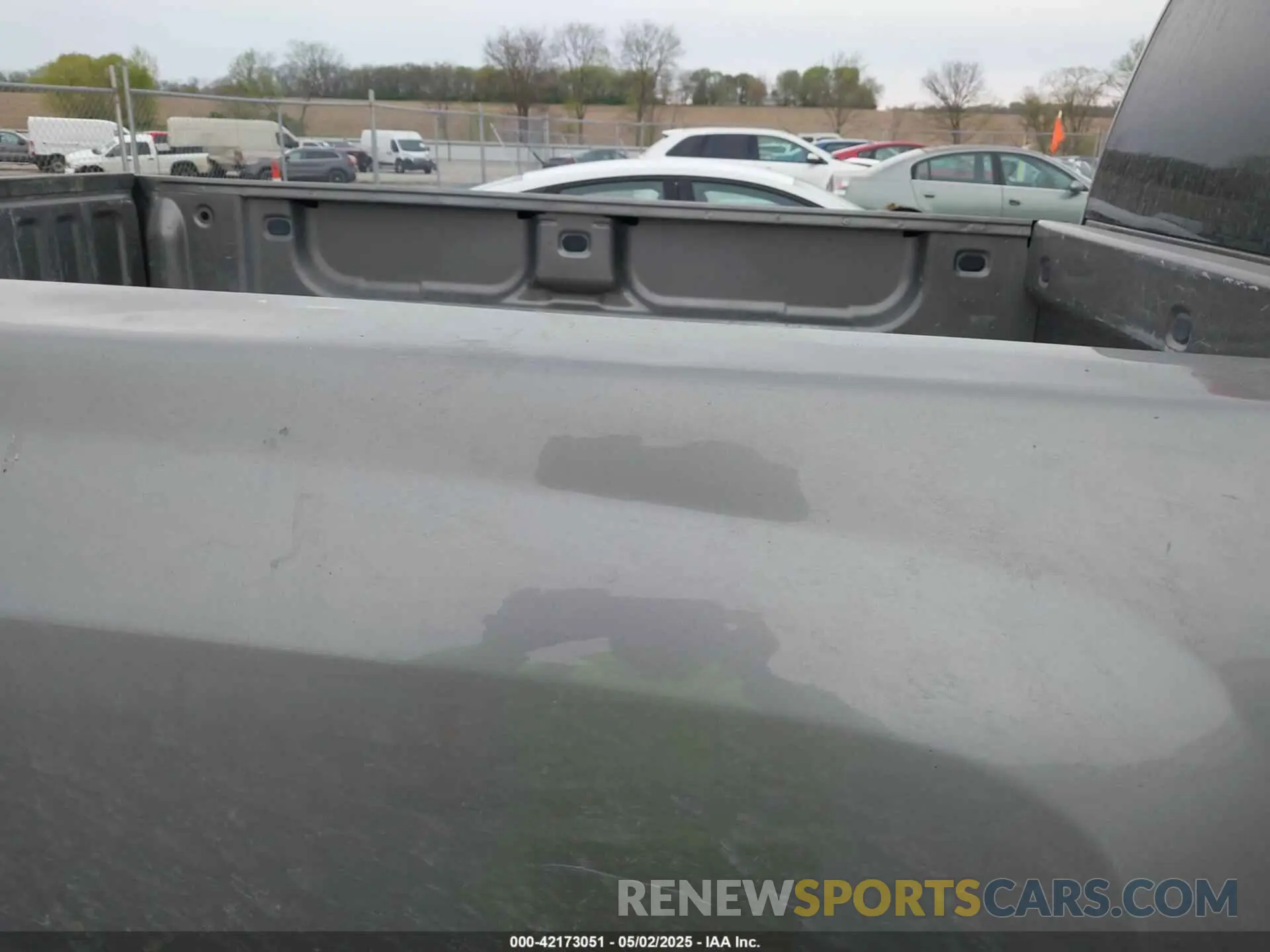 17 Photograph of a damaged car 1GCRYAEH5KZ398485 CHEVROLET SILVERADO 1500 2019