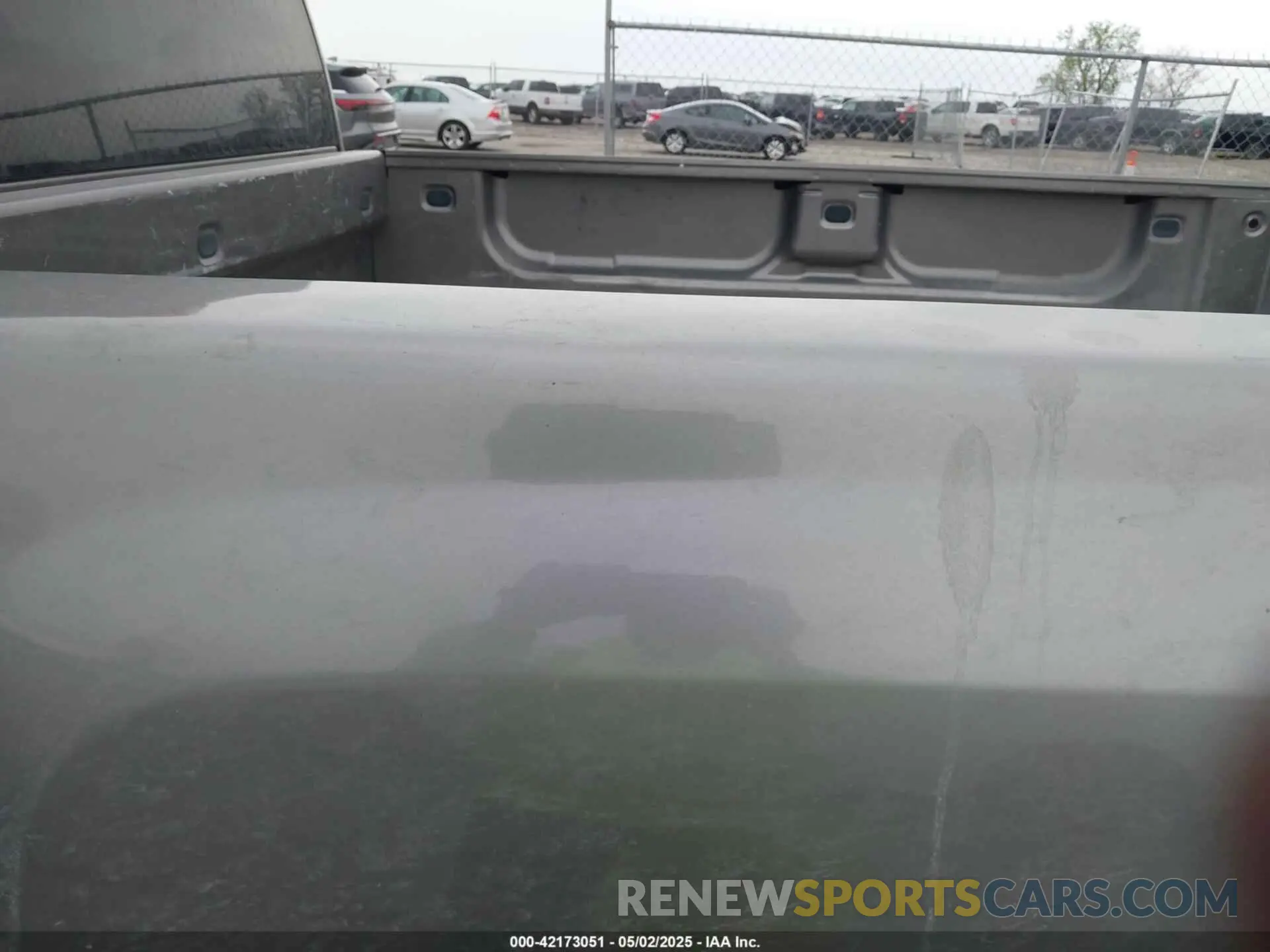 19 Photograph of a damaged car 1GCRYAEH5KZ398485 CHEVROLET SILVERADO 1500 2019