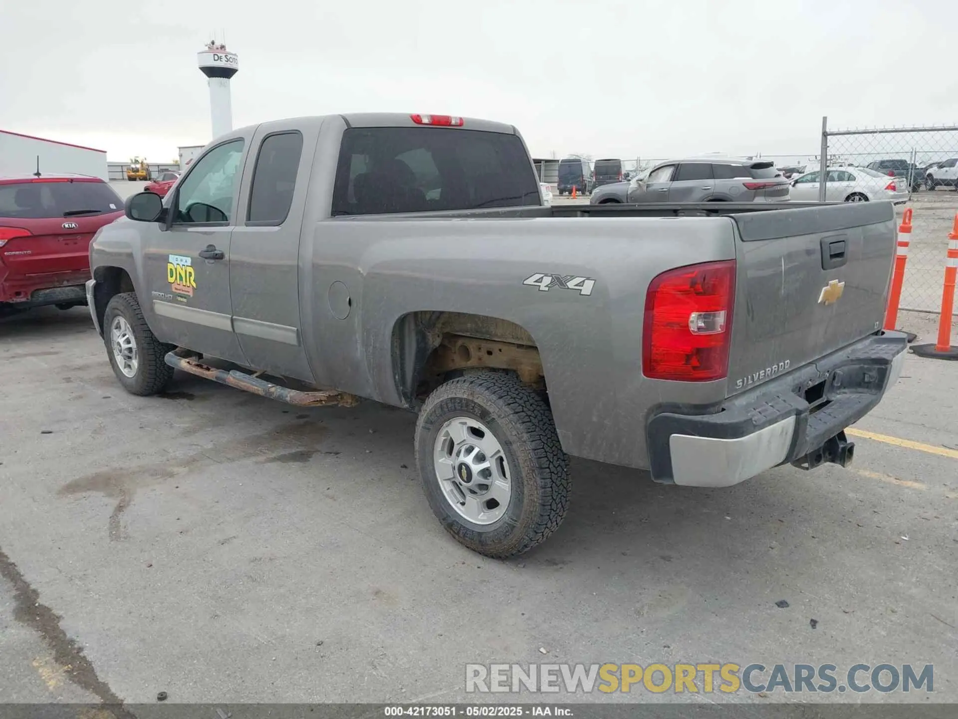 3 Photograph of a damaged car 1GCRYAEH5KZ398485 CHEVROLET SILVERADO 1500 2019
