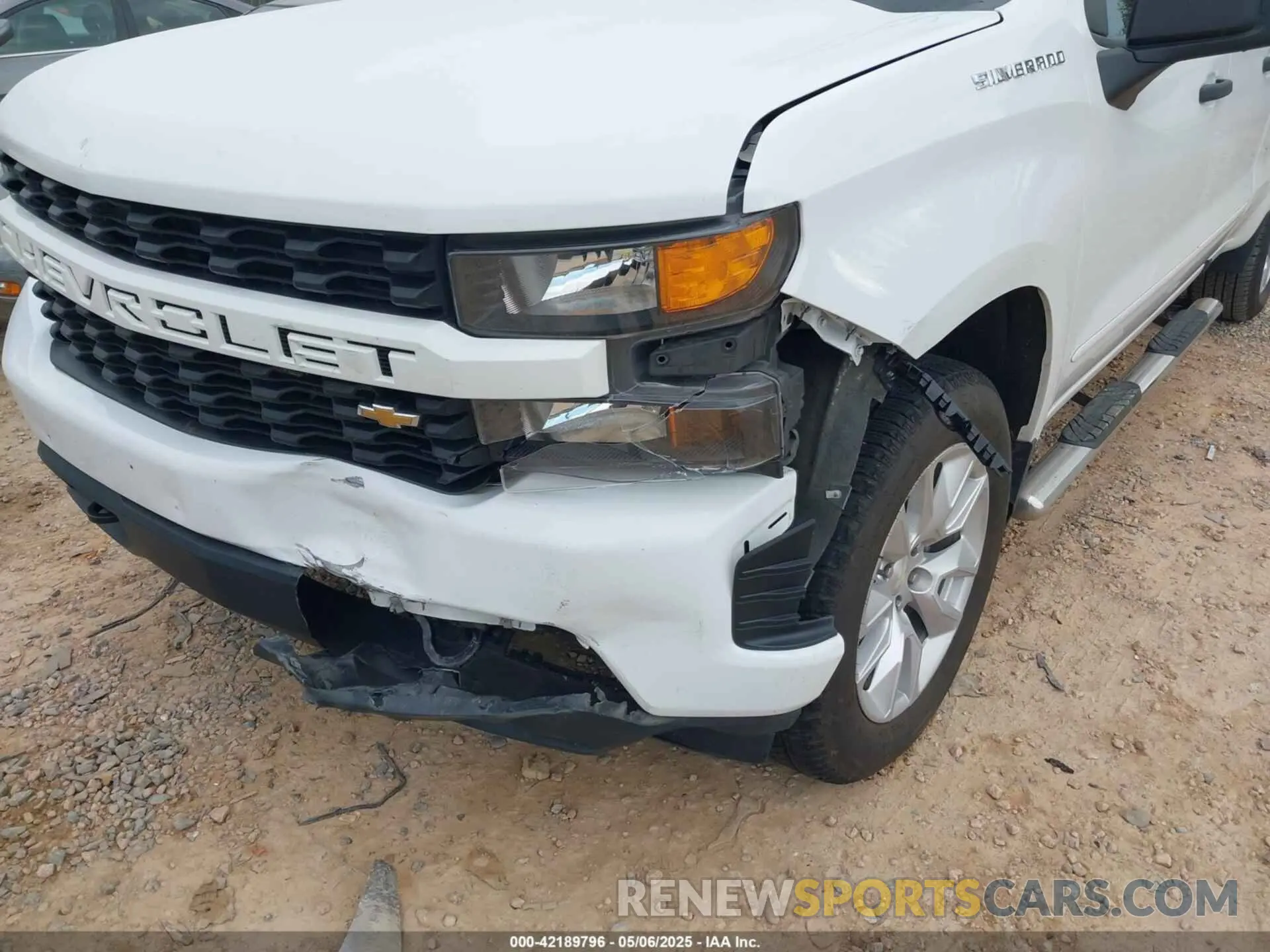 19 Photograph of a damaged car 1GCRYBEH2KZ403678 CHEVROLET SILVERADO 1500 2019