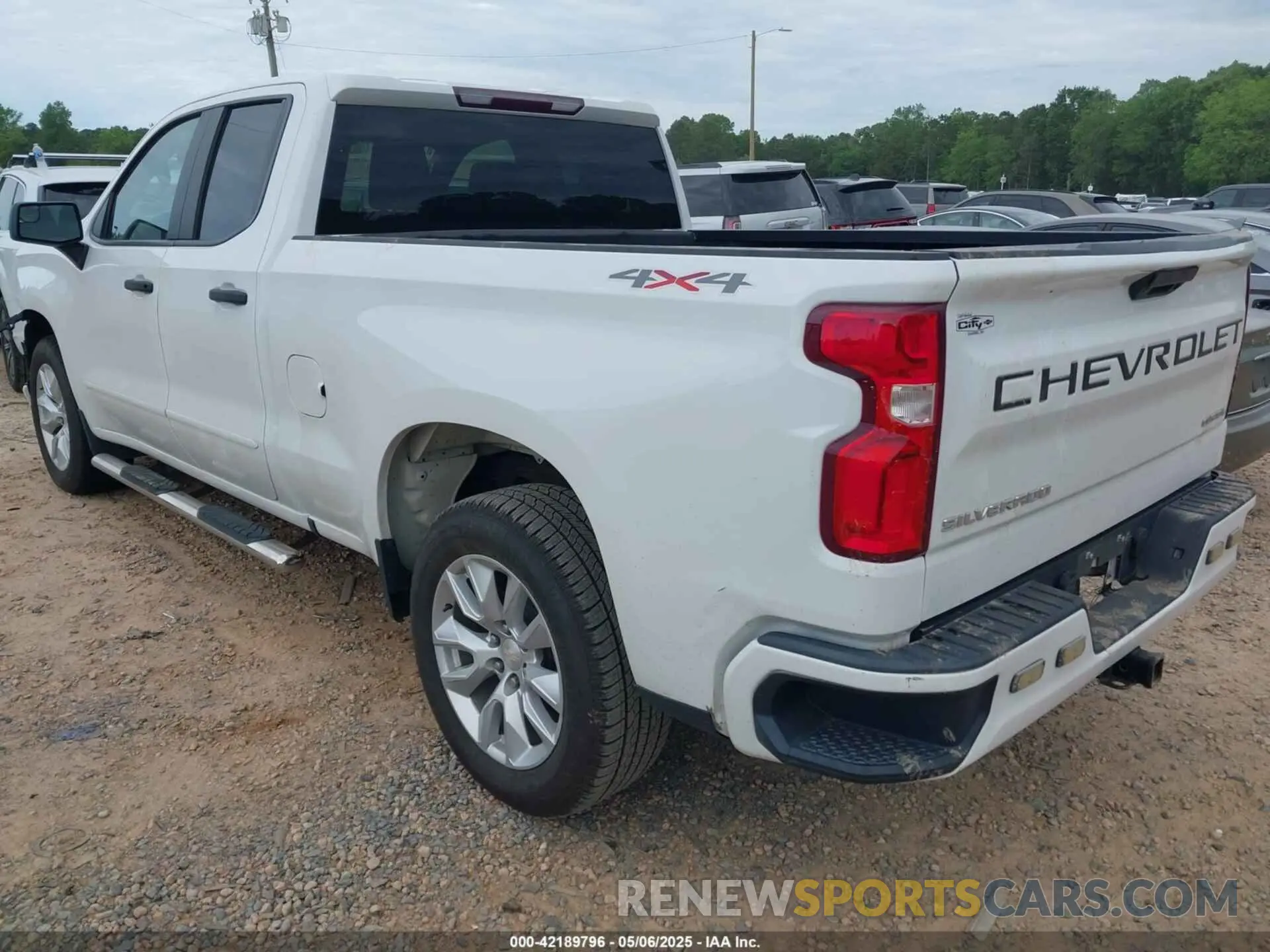 3 Photograph of a damaged car 1GCRYBEH2KZ403678 CHEVROLET SILVERADO 1500 2019