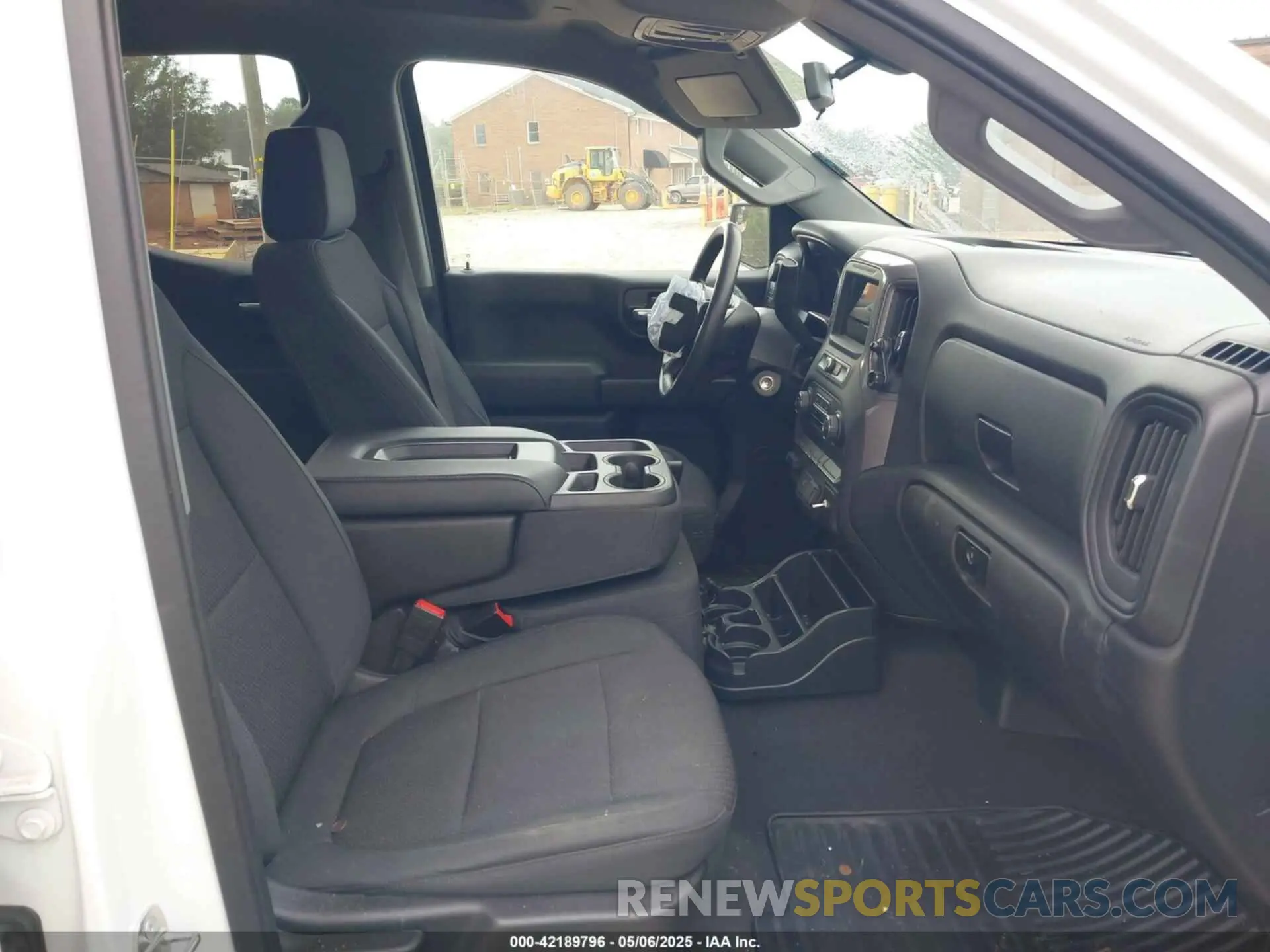 5 Photograph of a damaged car 1GCRYBEH2KZ403678 CHEVROLET SILVERADO 1500 2019