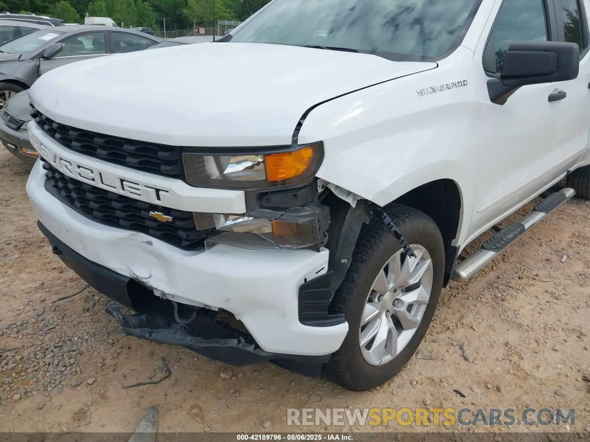 6 Photograph of a damaged car 1GCRYBEH2KZ403678 CHEVROLET SILVERADO 1500 2019