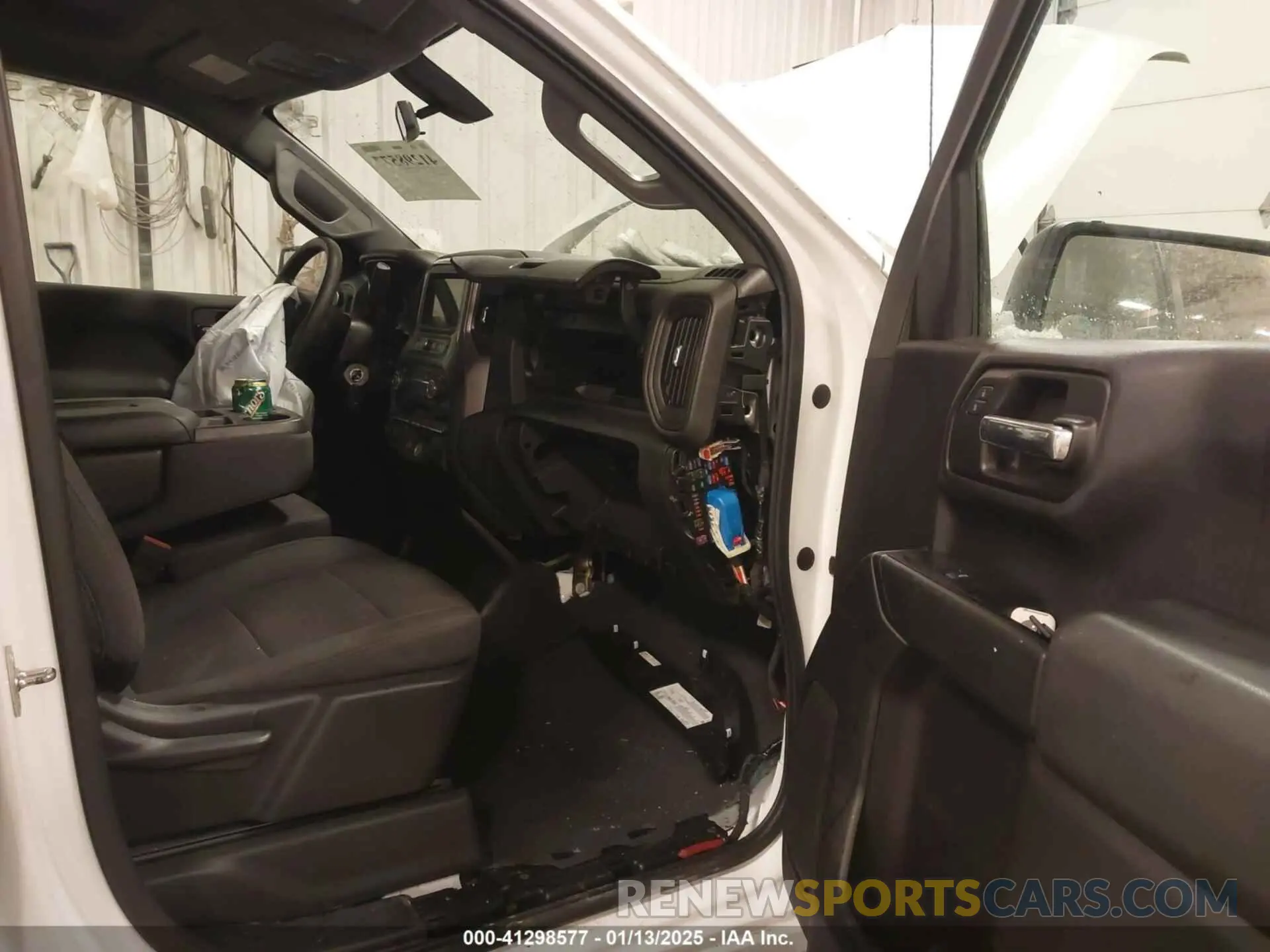 5 Photograph of a damaged car 1GCRYBEH2KZ411456 CHEVROLET SILVERADO 1500 2019