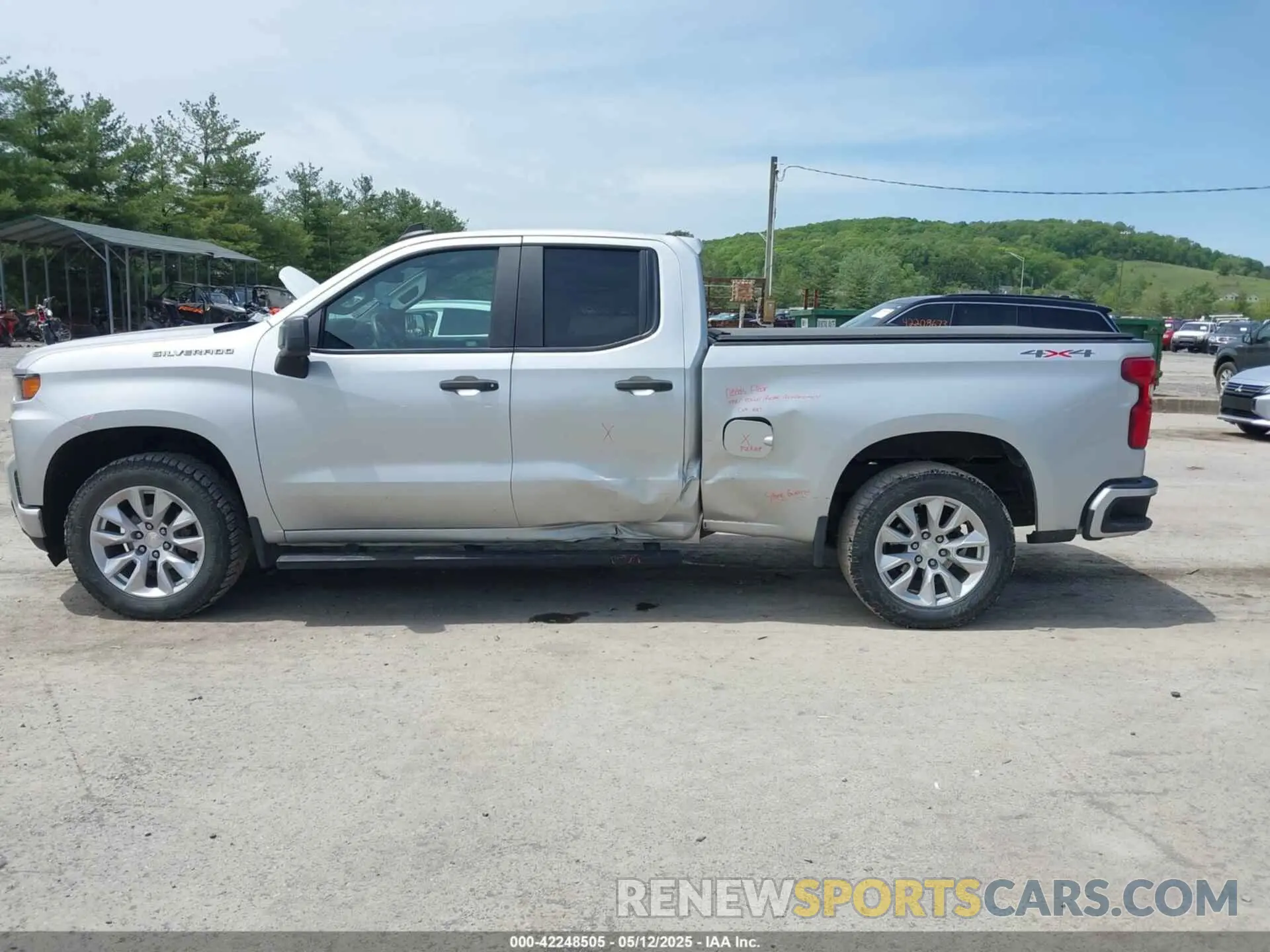 14 Photograph of a damaged car 1GCRYBEH3KZ266704 CHEVROLET SILVERADO 1500 2019