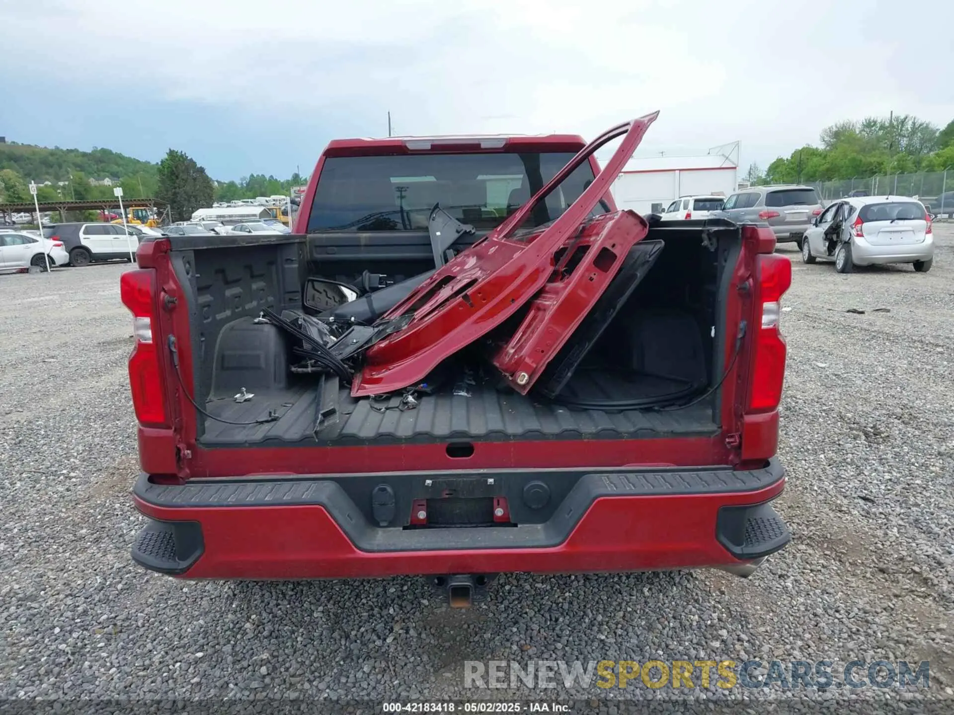 17 Photograph of a damaged car 1GCRYBEH3KZ405326 CHEVROLET SILVERADO 1500 2019