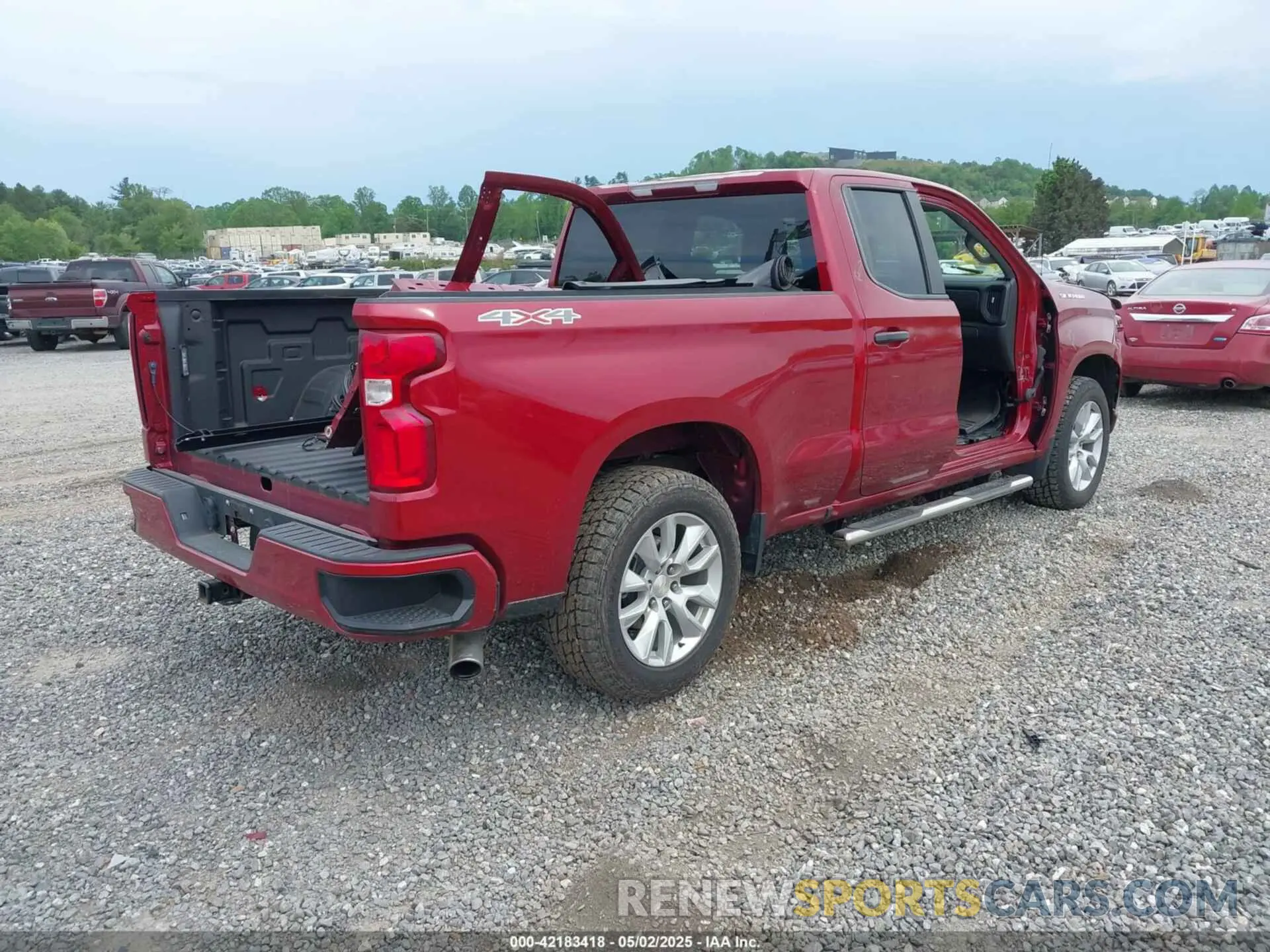 4 Photograph of a damaged car 1GCRYBEH3KZ405326 CHEVROLET SILVERADO 1500 2019