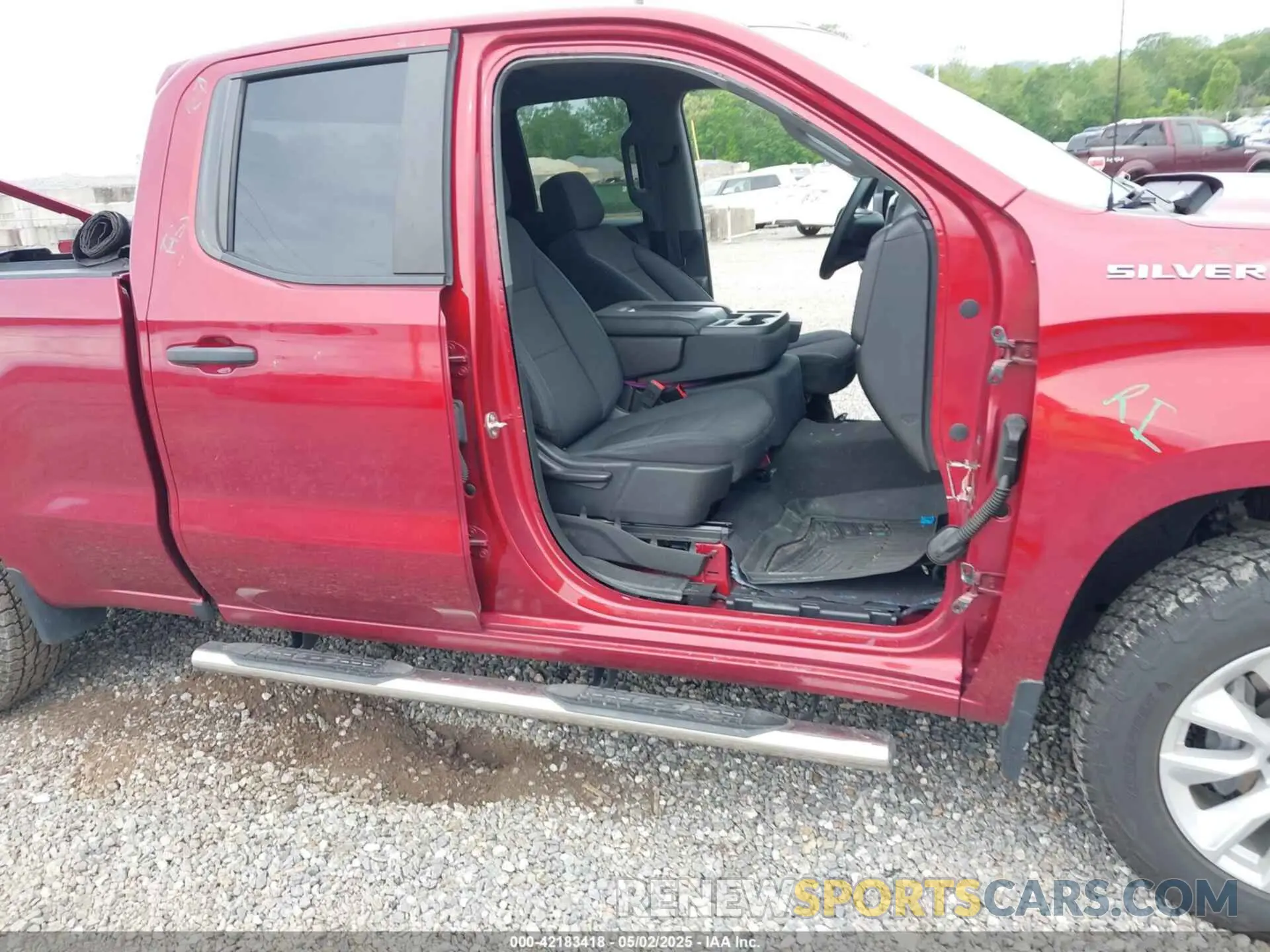 6 Photograph of a damaged car 1GCRYBEH3KZ405326 CHEVROLET SILVERADO 1500 2019