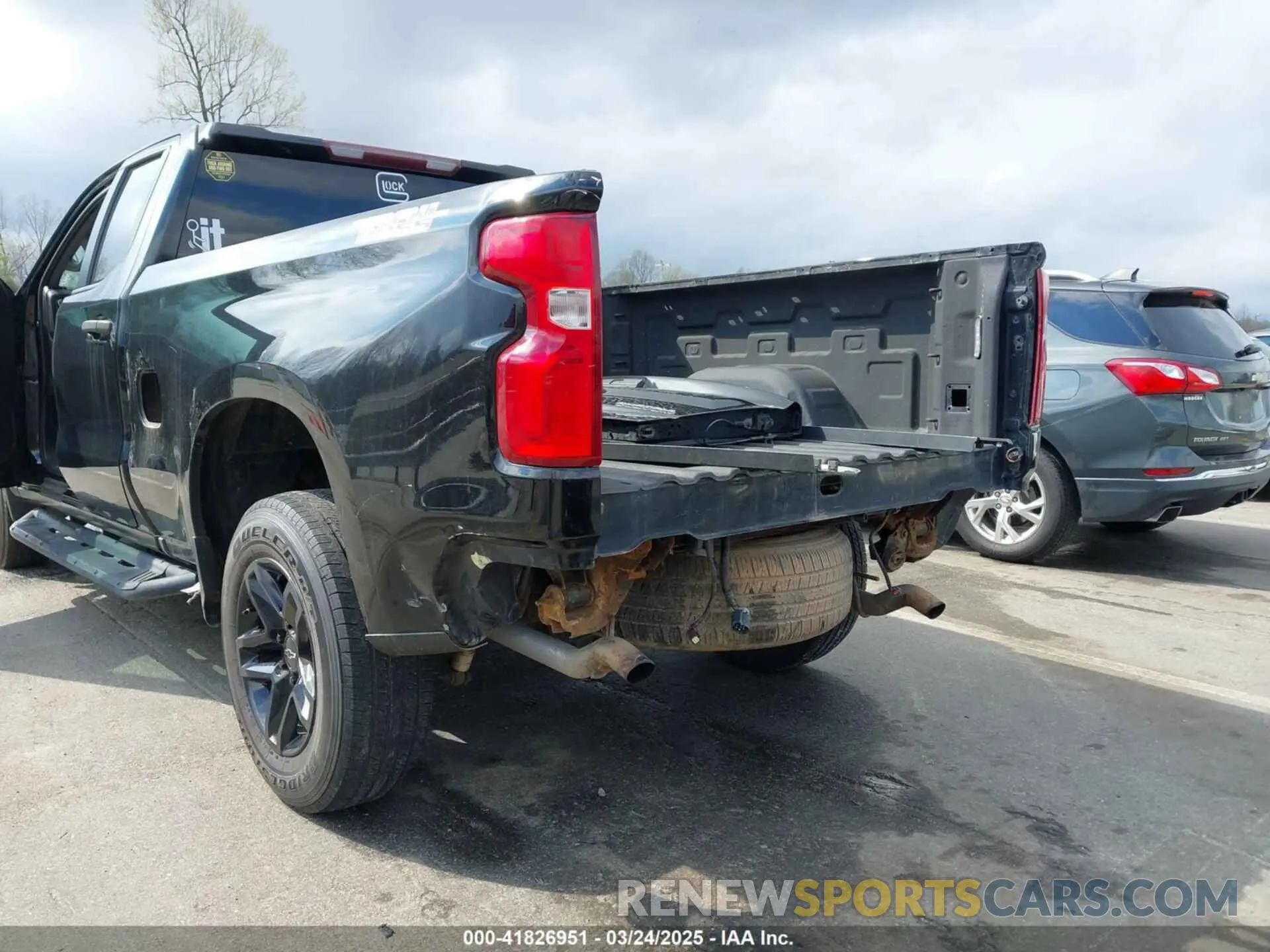 6 Photograph of a damaged car 1GCRYCEF0KZ235480 CHEVROLET SILVERADO 1500 2019