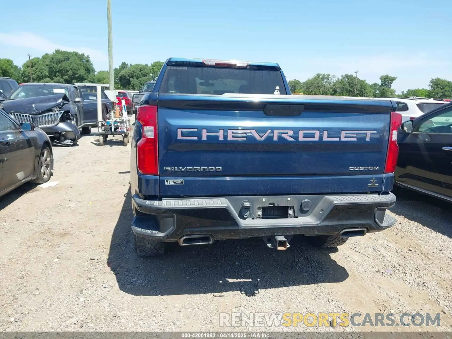 16 Photograph of a damaged car 1GCRYCEF3KZ262219 CHEVROLET SILVERADO 1500 2019