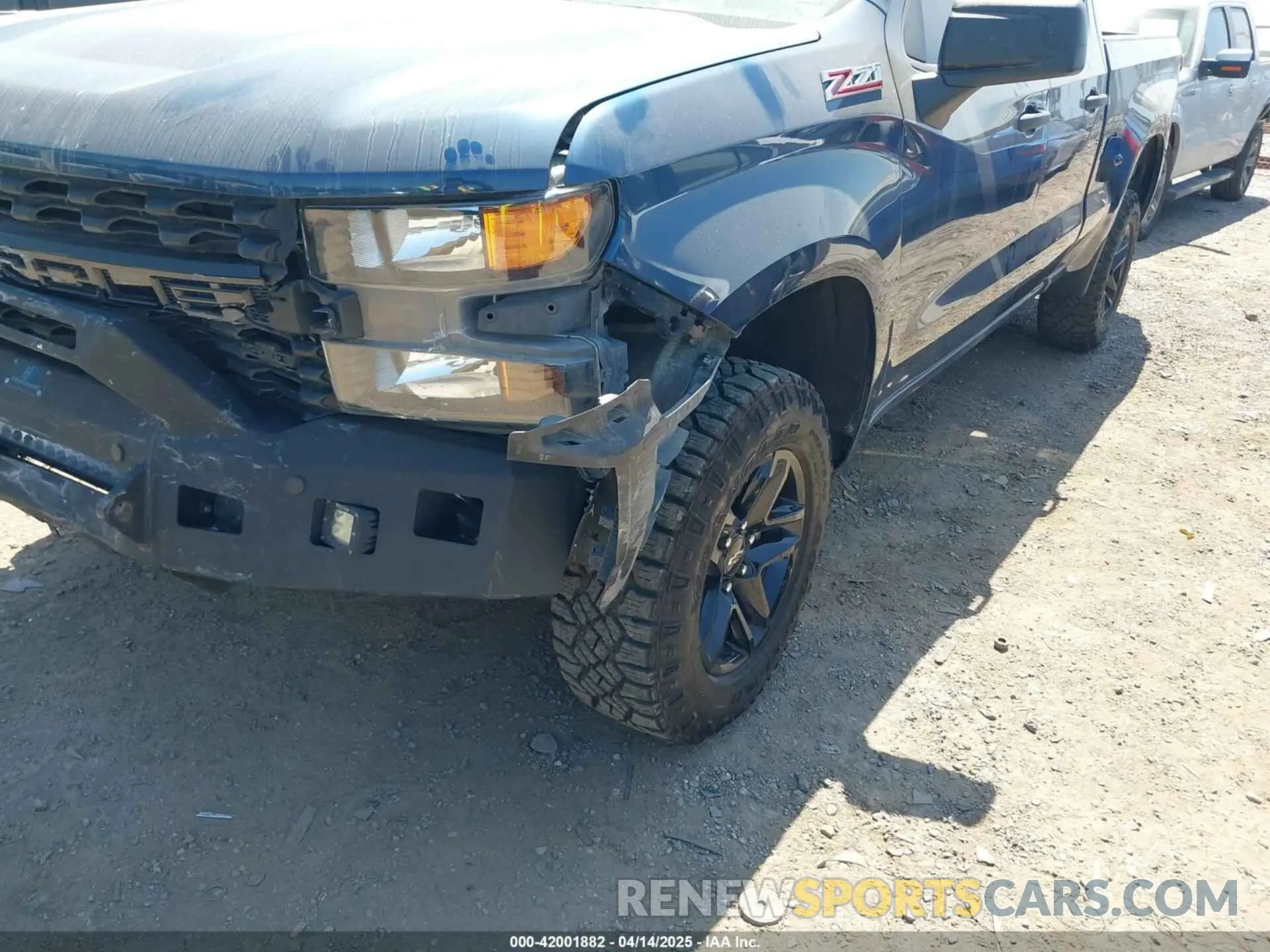 17 Photograph of a damaged car 1GCRYCEF3KZ262219 CHEVROLET SILVERADO 1500 2019