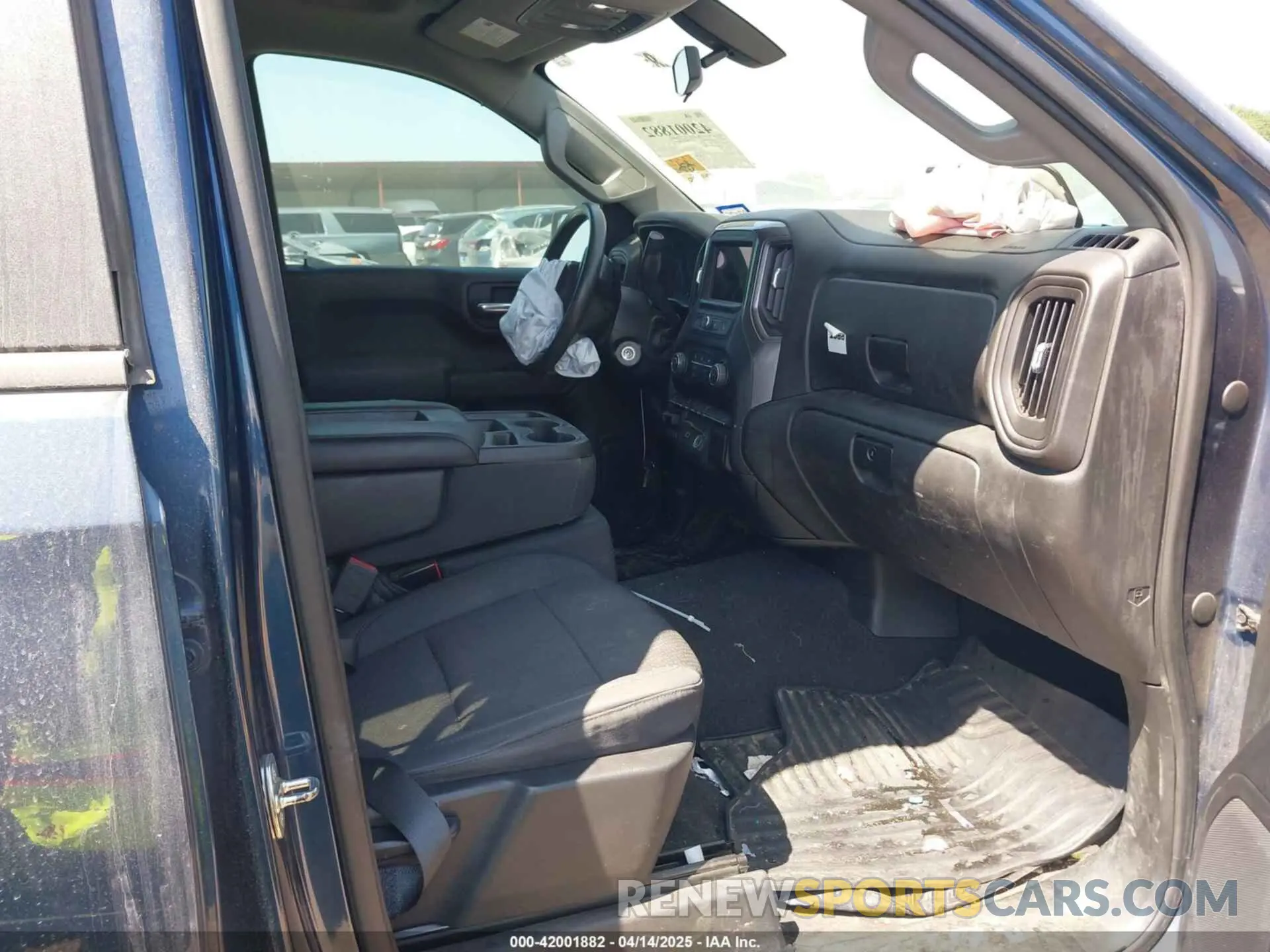 5 Photograph of a damaged car 1GCRYCEF3KZ262219 CHEVROLET SILVERADO 1500 2019