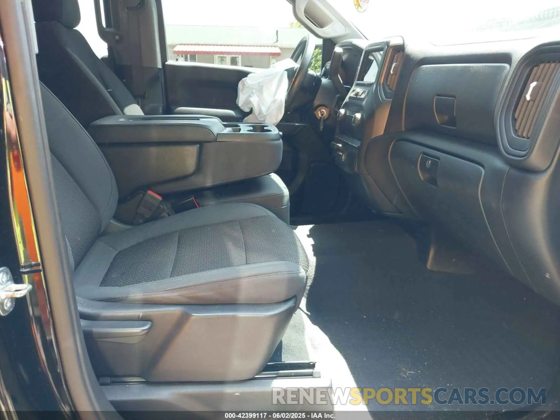 5 Photograph of a damaged car 1GCRYCEF6KZ194904 CHEVROLET SILVERADO 1500 2019