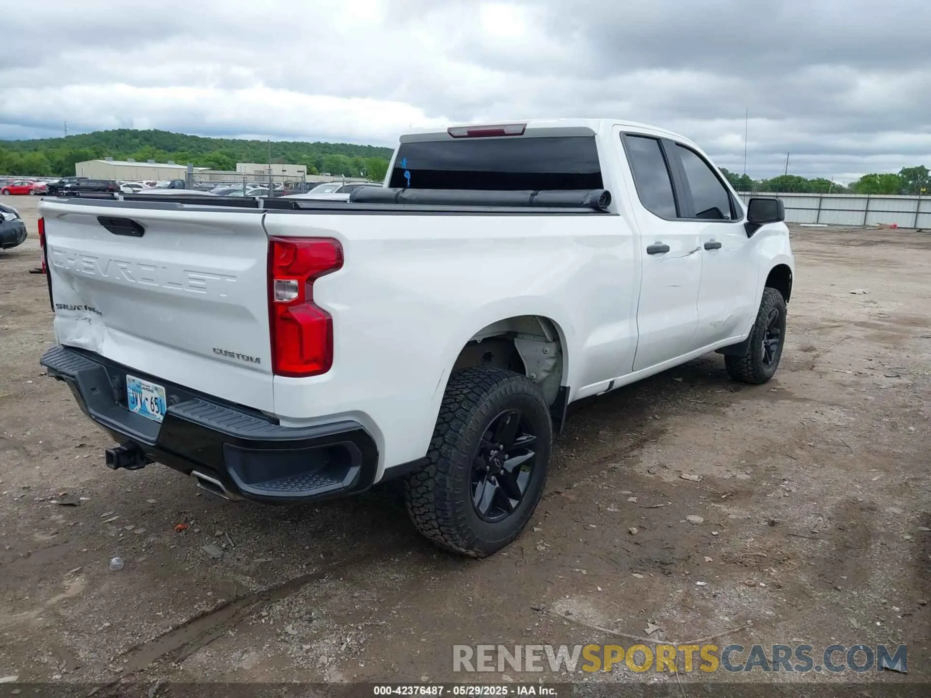 4 Photograph of a damaged car 1GCRYCEF9KZ335853 CHEVROLET SILVERADO 1500 2019