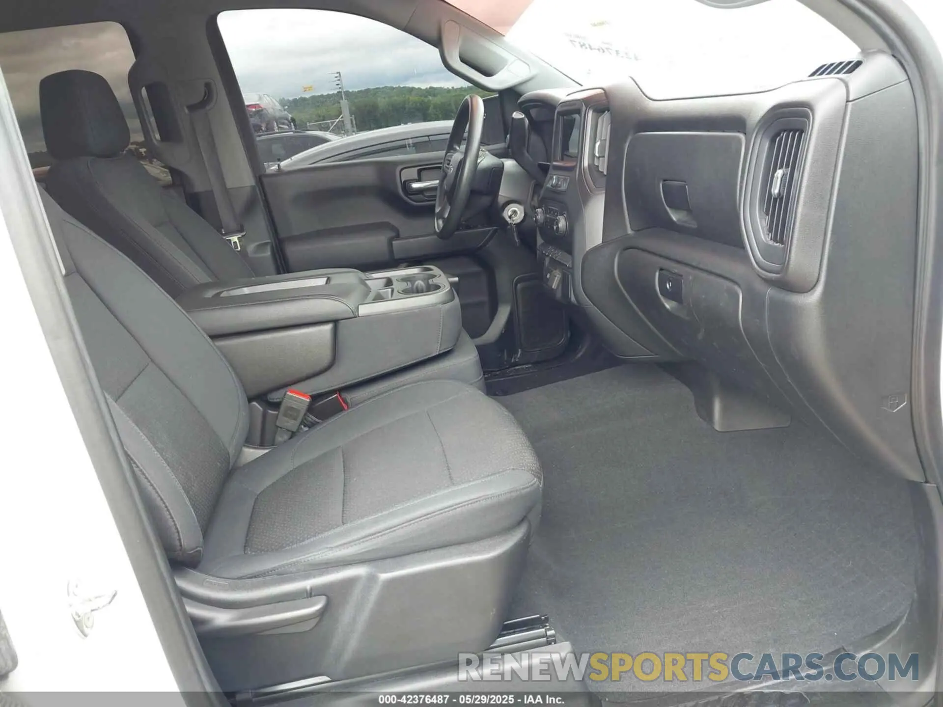 5 Photograph of a damaged car 1GCRYCEF9KZ335853 CHEVROLET SILVERADO 1500 2019