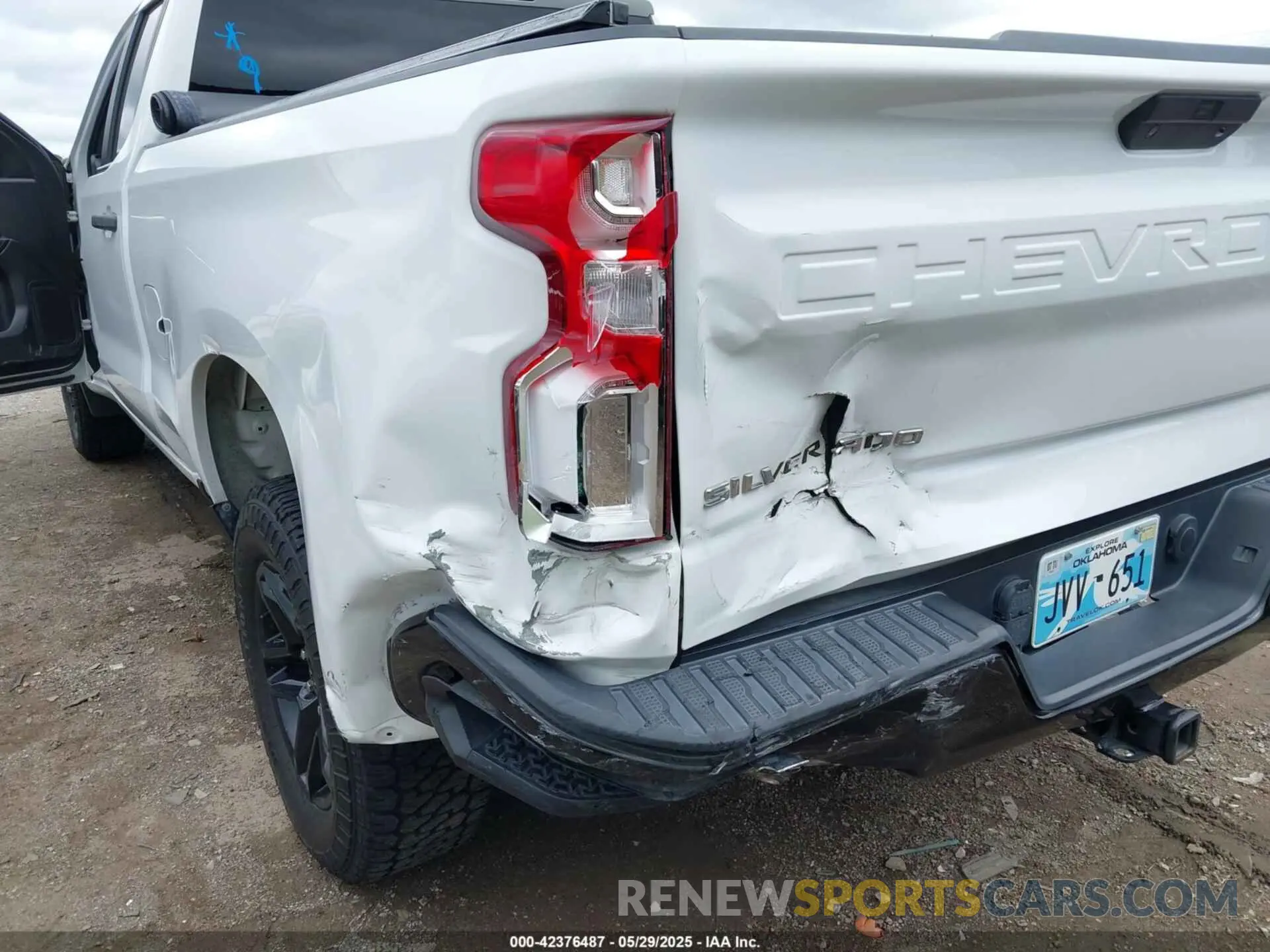 6 Photograph of a damaged car 1GCRYCEF9KZ335853 CHEVROLET SILVERADO 1500 2019