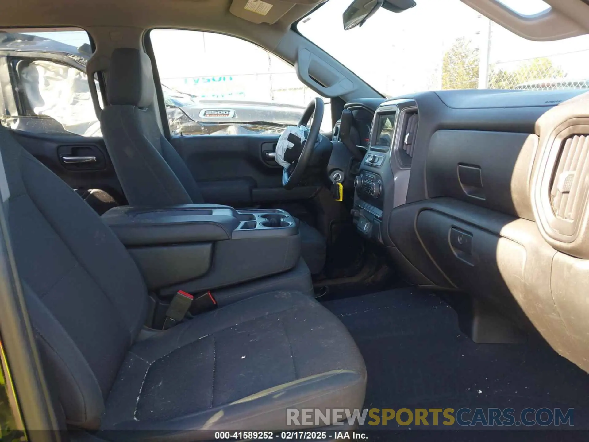5 Photograph of a damaged car 1GCRYCEH5KZ257525 CHEVROLET SILVERADO 1500 2019