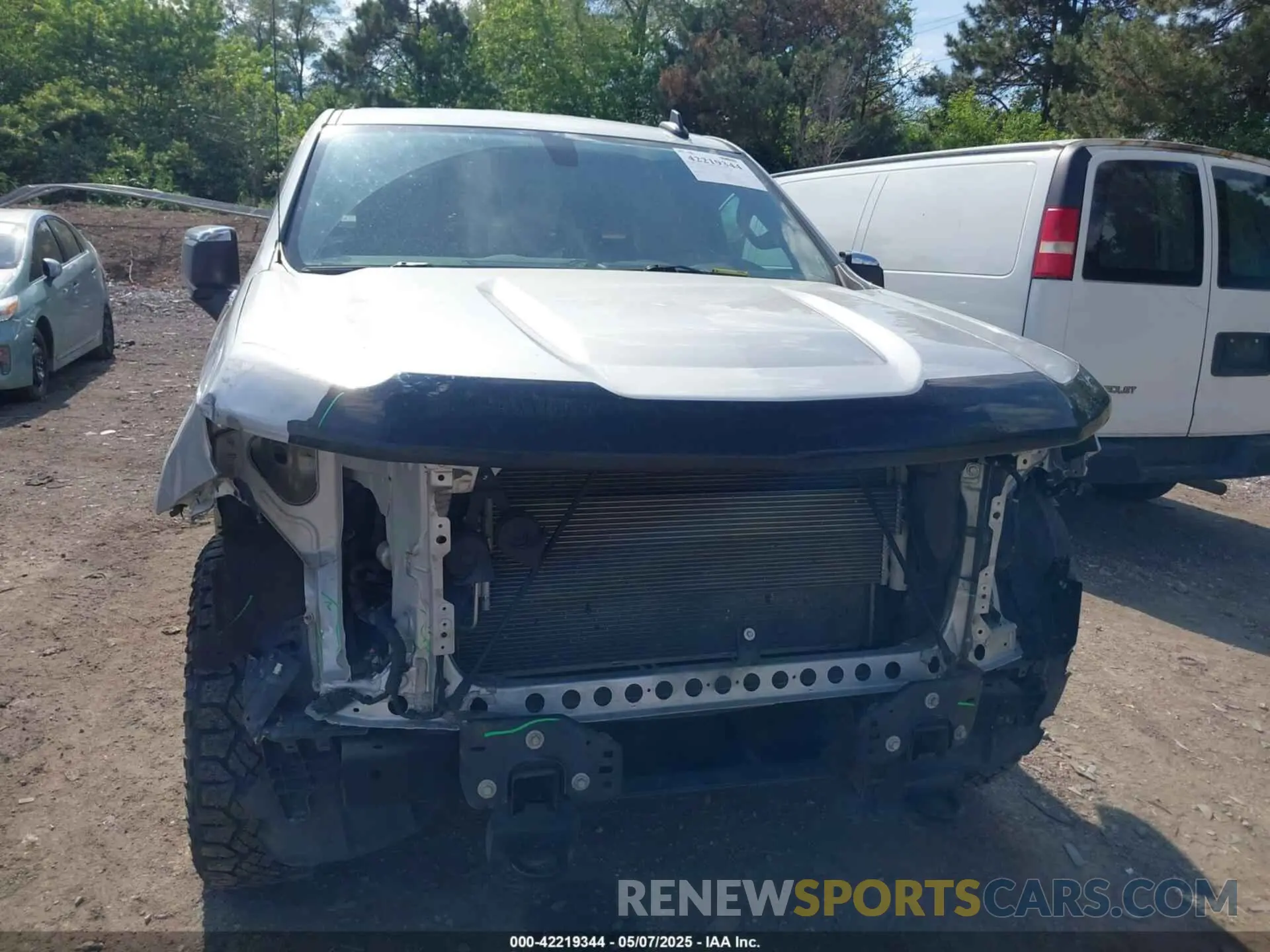 13 Photograph of a damaged car 1GCRYDED6KZ354204 CHEVROLET SILVERADO 1500 2019