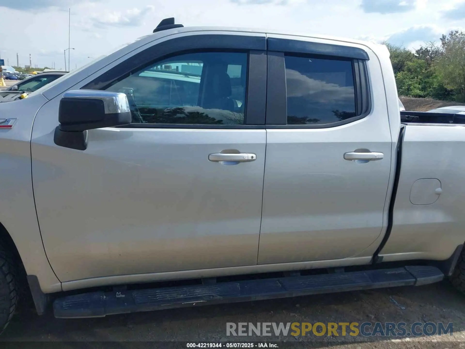 15 Photograph of a damaged car 1GCRYDED6KZ354204 CHEVROLET SILVERADO 1500 2019