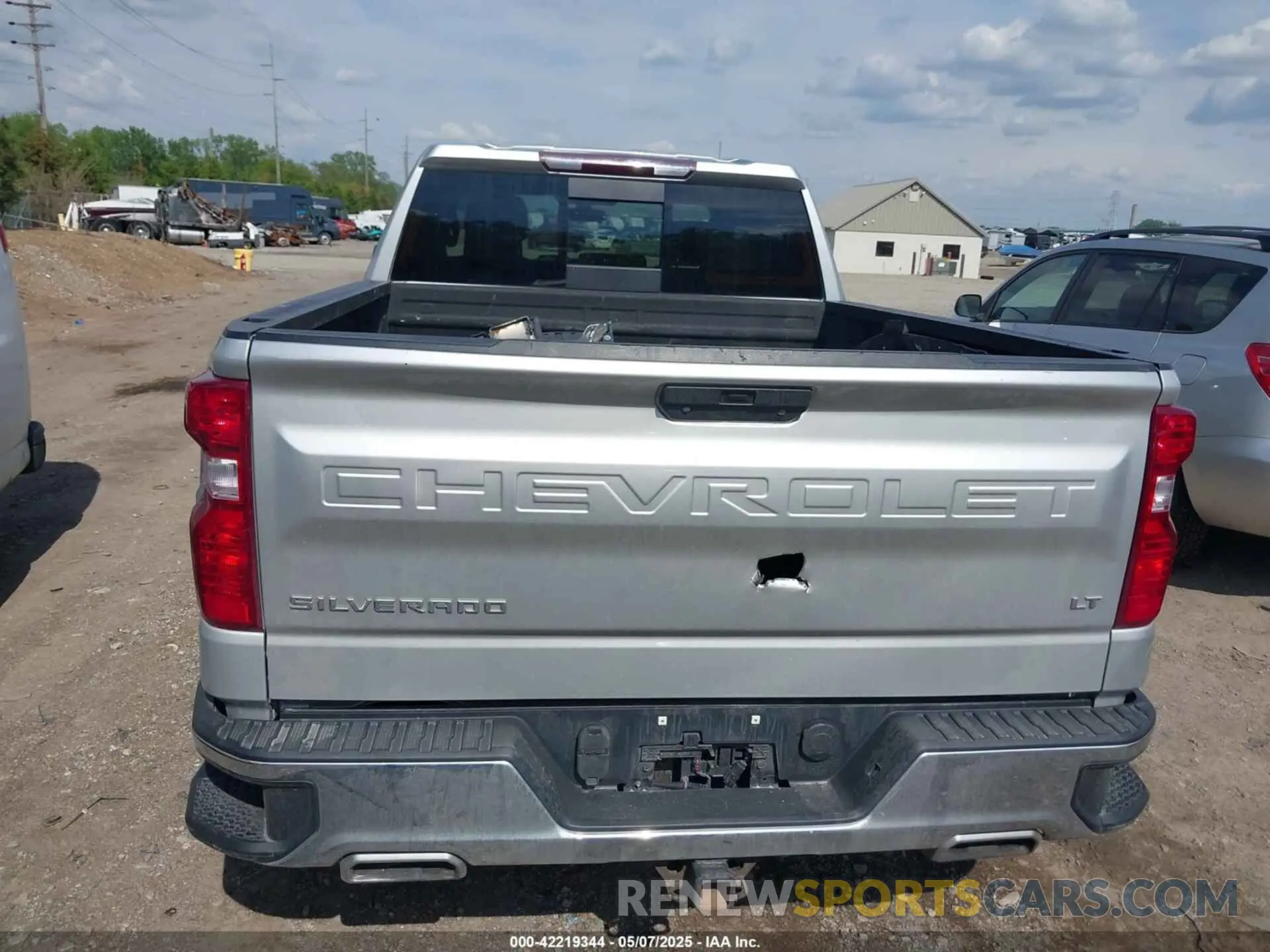 17 Photograph of a damaged car 1GCRYDED6KZ354204 CHEVROLET SILVERADO 1500 2019