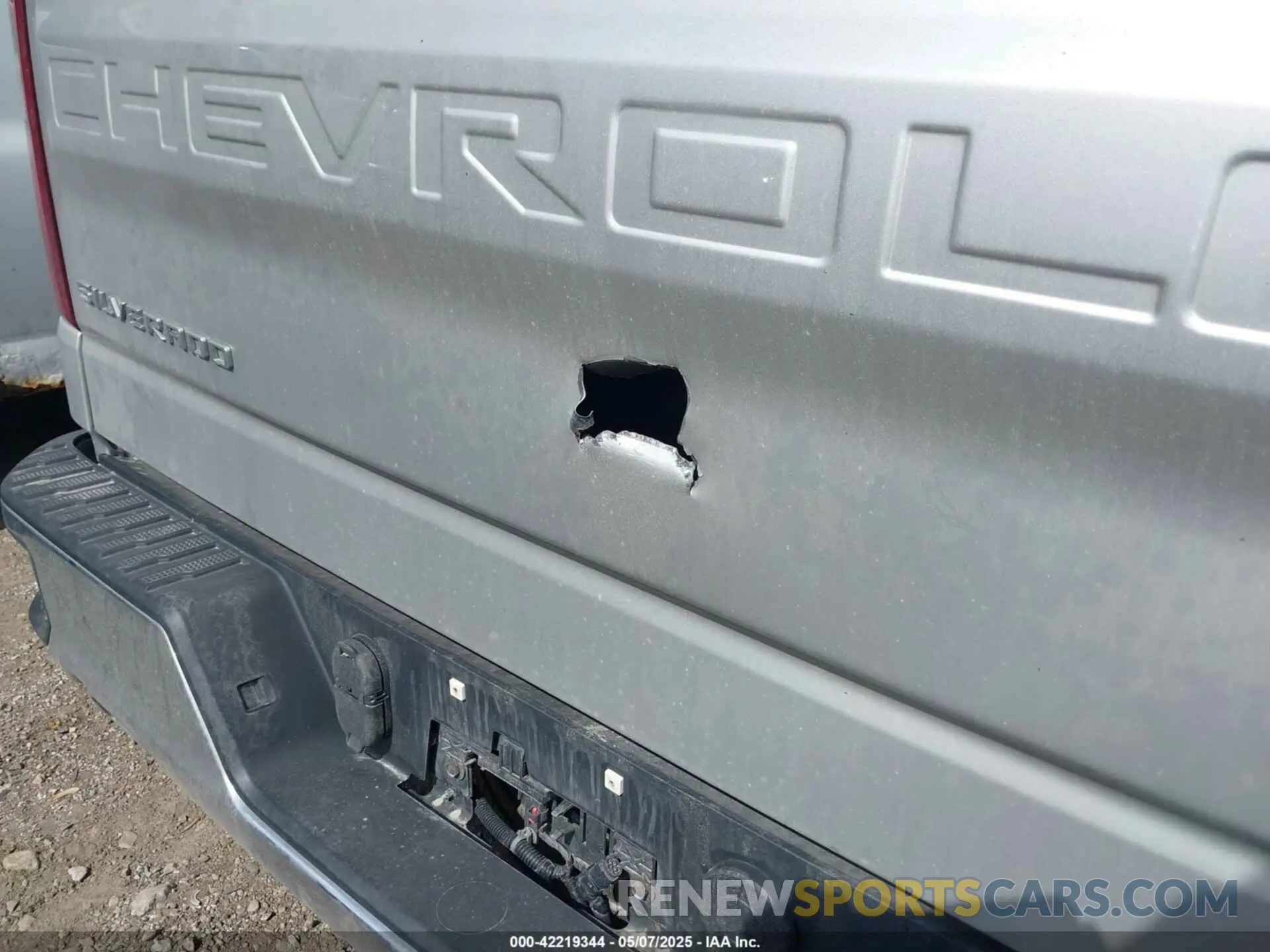 19 Photograph of a damaged car 1GCRYDED6KZ354204 CHEVROLET SILVERADO 1500 2019