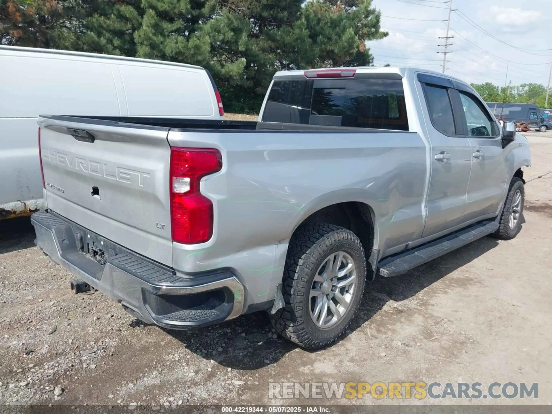 4 Photograph of a damaged car 1GCRYDED6KZ354204 CHEVROLET SILVERADO 1500 2019
