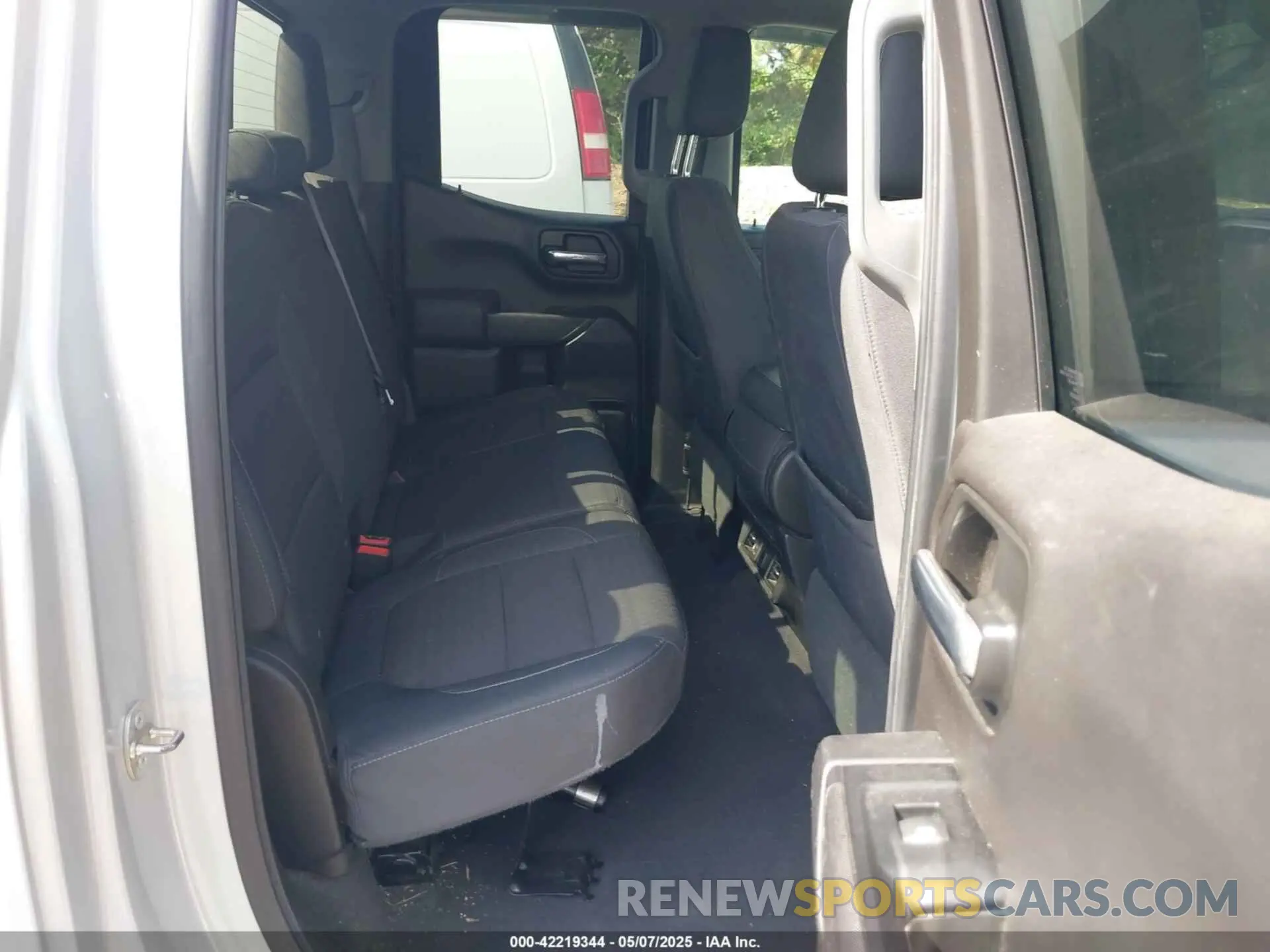 8 Photograph of a damaged car 1GCRYDED6KZ354204 CHEVROLET SILVERADO 1500 2019