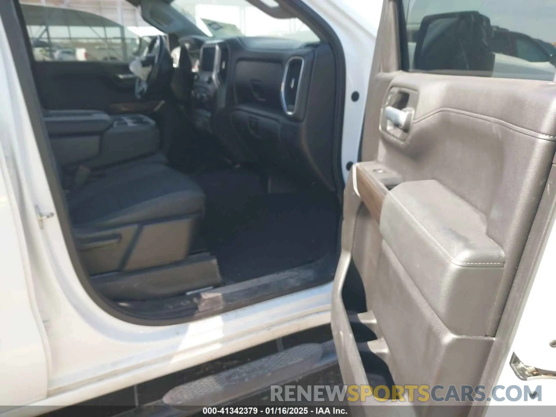 5 Photograph of a damaged car 1GCRYDED9KZ239788 CHEVROLET SILVERADO 1500 2019