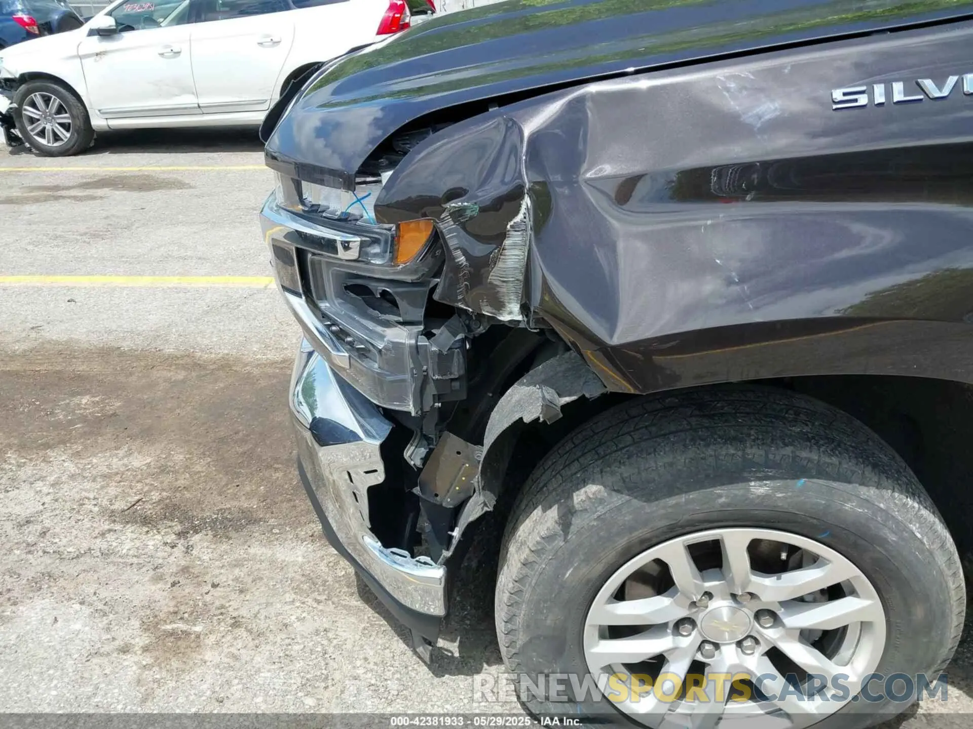 18 Photograph of a damaged car 1GCRYDEK0KZ187580 CHEVROLET SILVERADO 1500 2019