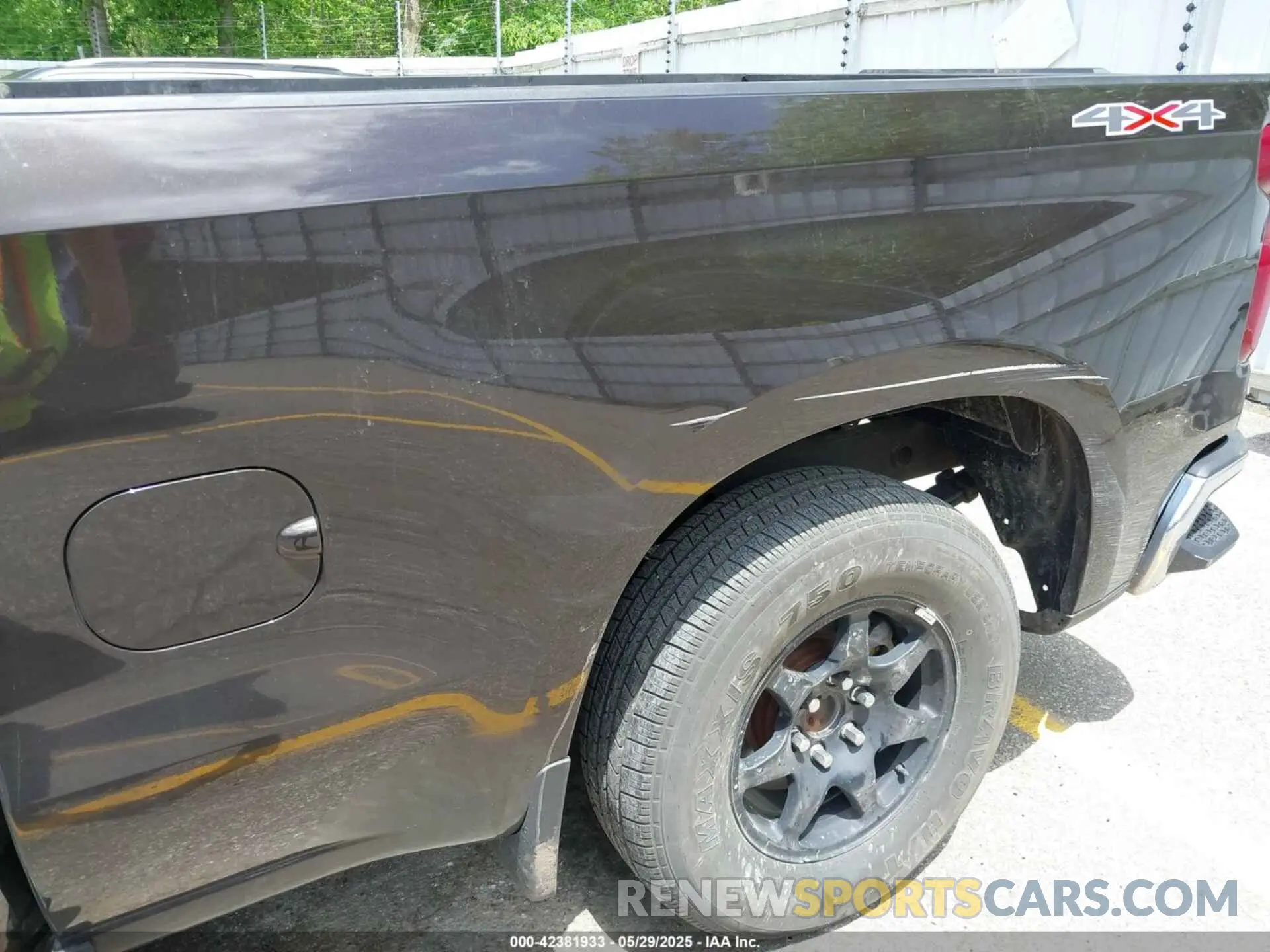 19 Photograph of a damaged car 1GCRYDEK0KZ187580 CHEVROLET SILVERADO 1500 2019