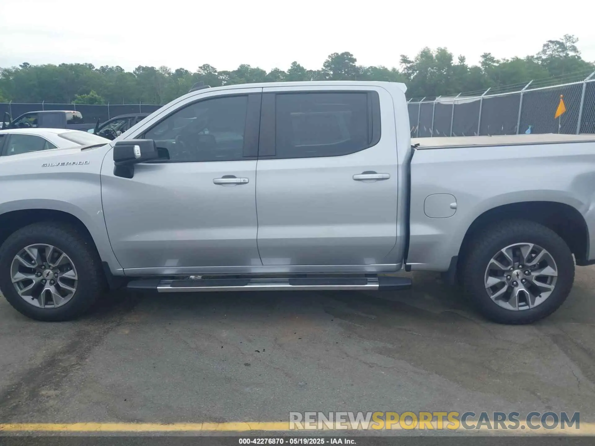 14 Photograph of a damaged car 1GCUWDED8KZ112529 CHEVROLET SILVERADO 1500 2019