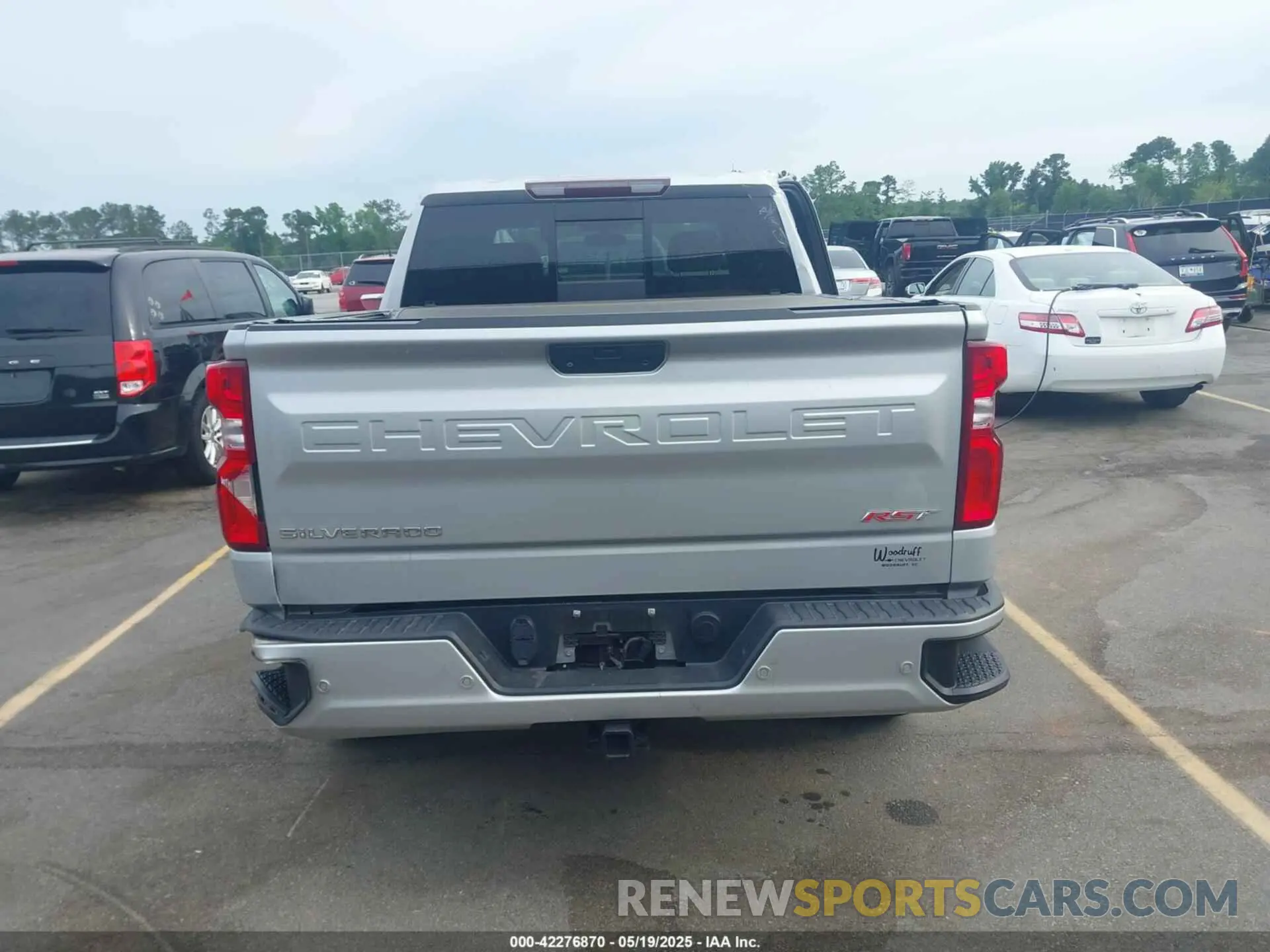 16 Photograph of a damaged car 1GCUWDED8KZ112529 CHEVROLET SILVERADO 1500 2019