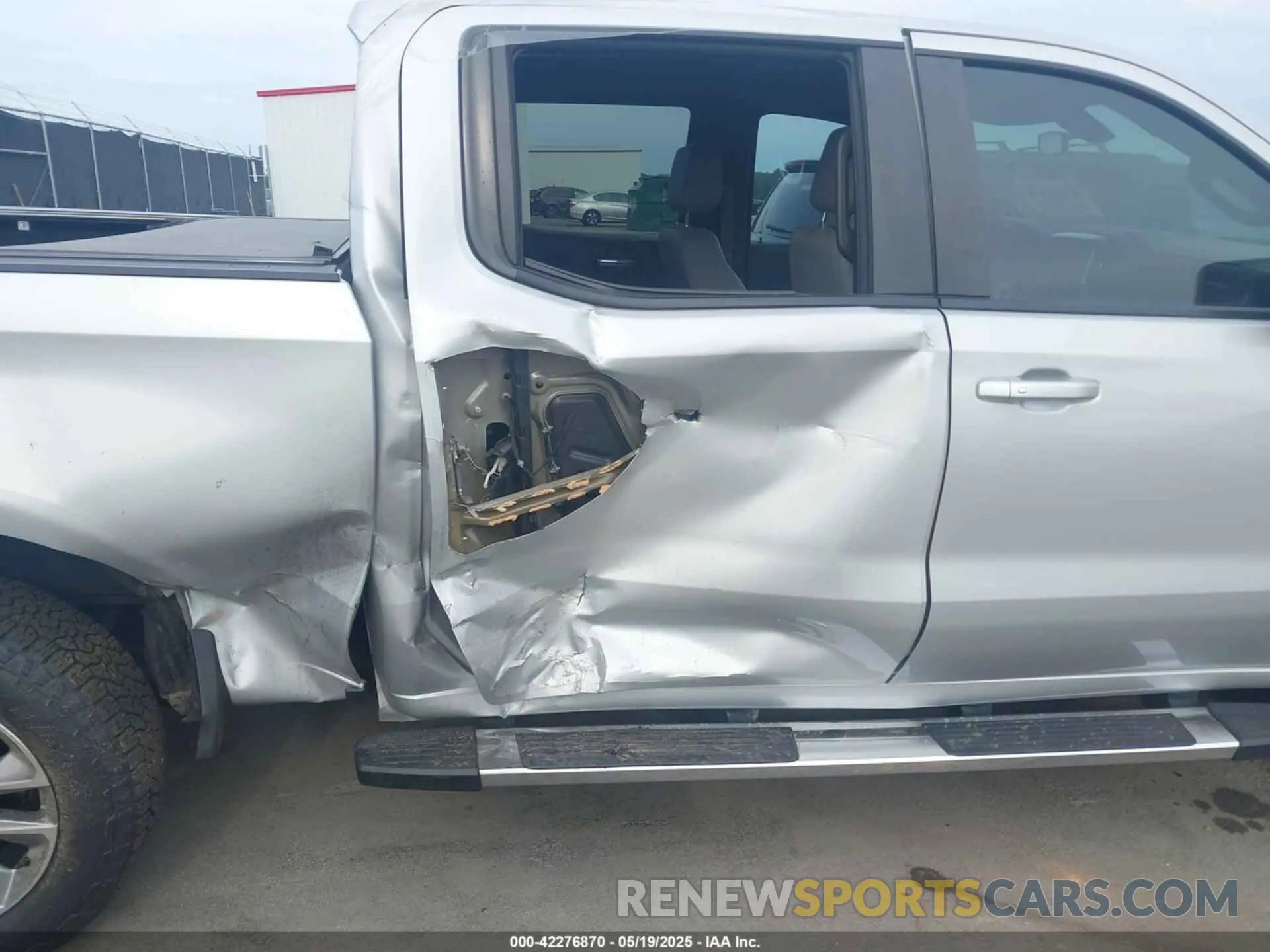 6 Photograph of a damaged car 1GCUWDED8KZ112529 CHEVROLET SILVERADO 1500 2019