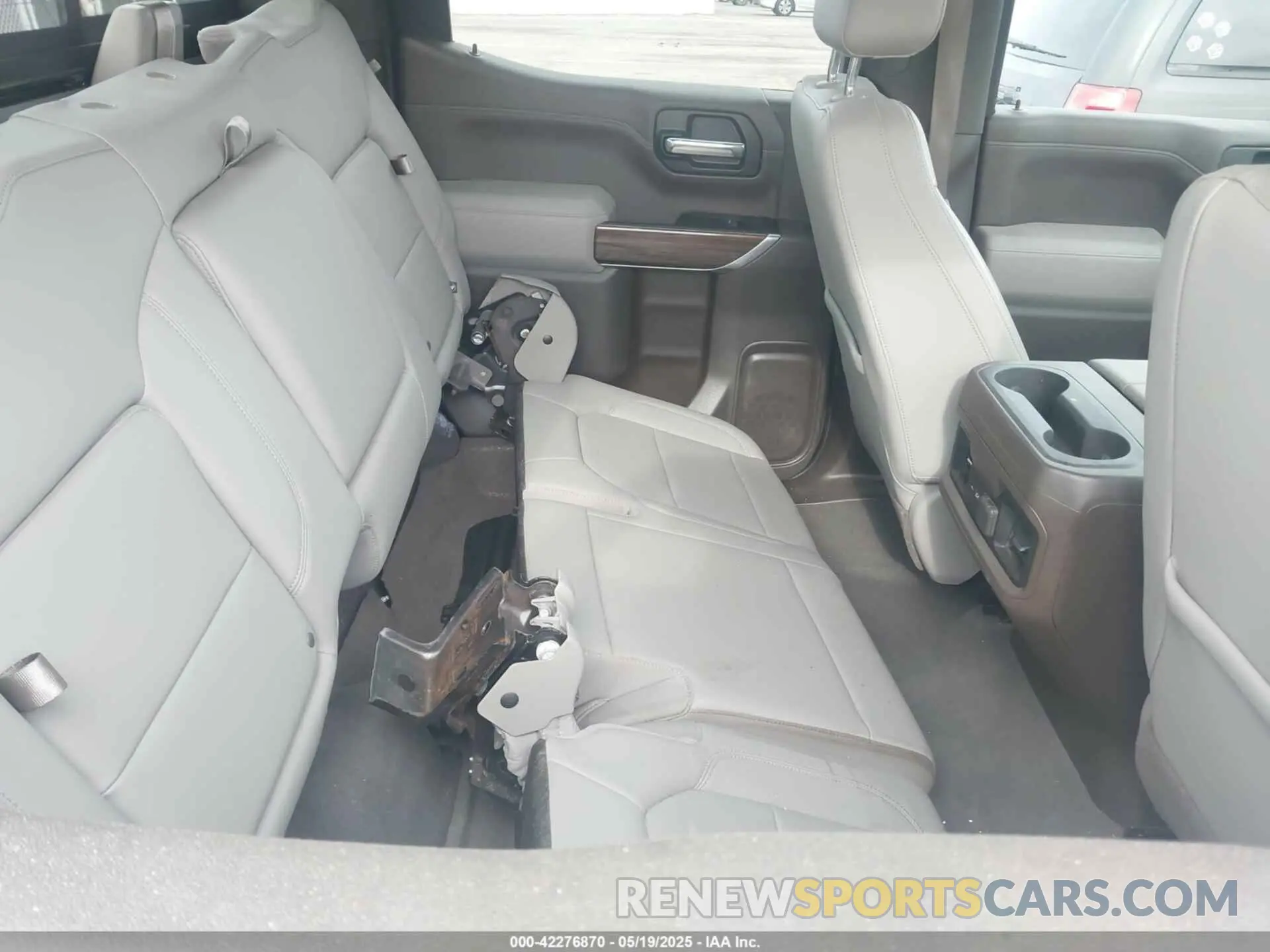 8 Photograph of a damaged car 1GCUWDED8KZ112529 CHEVROLET SILVERADO 1500 2019